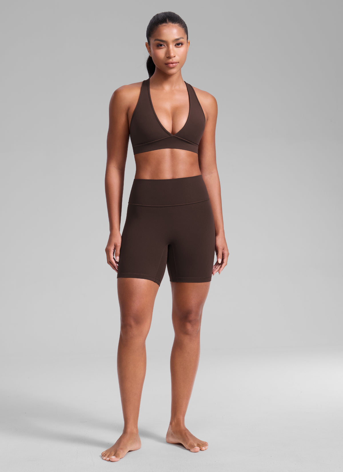 CRZ YOGA Damen Butterlift Tiefer V-Ausschnitt Breite Riemen Sports BHs Heißes Fudge-Brown