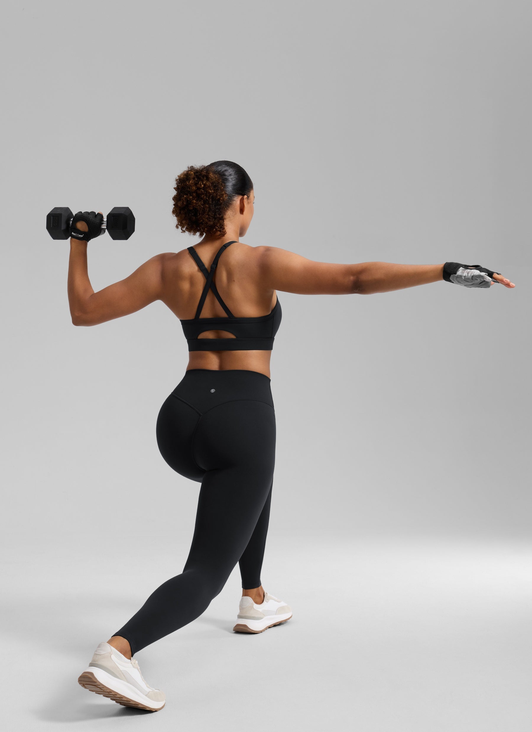 CRZ YOGA Damen Butterlift Verstellbare Dünne Träger Kreuzrücken BHs Schwarz @model_info:Barbara