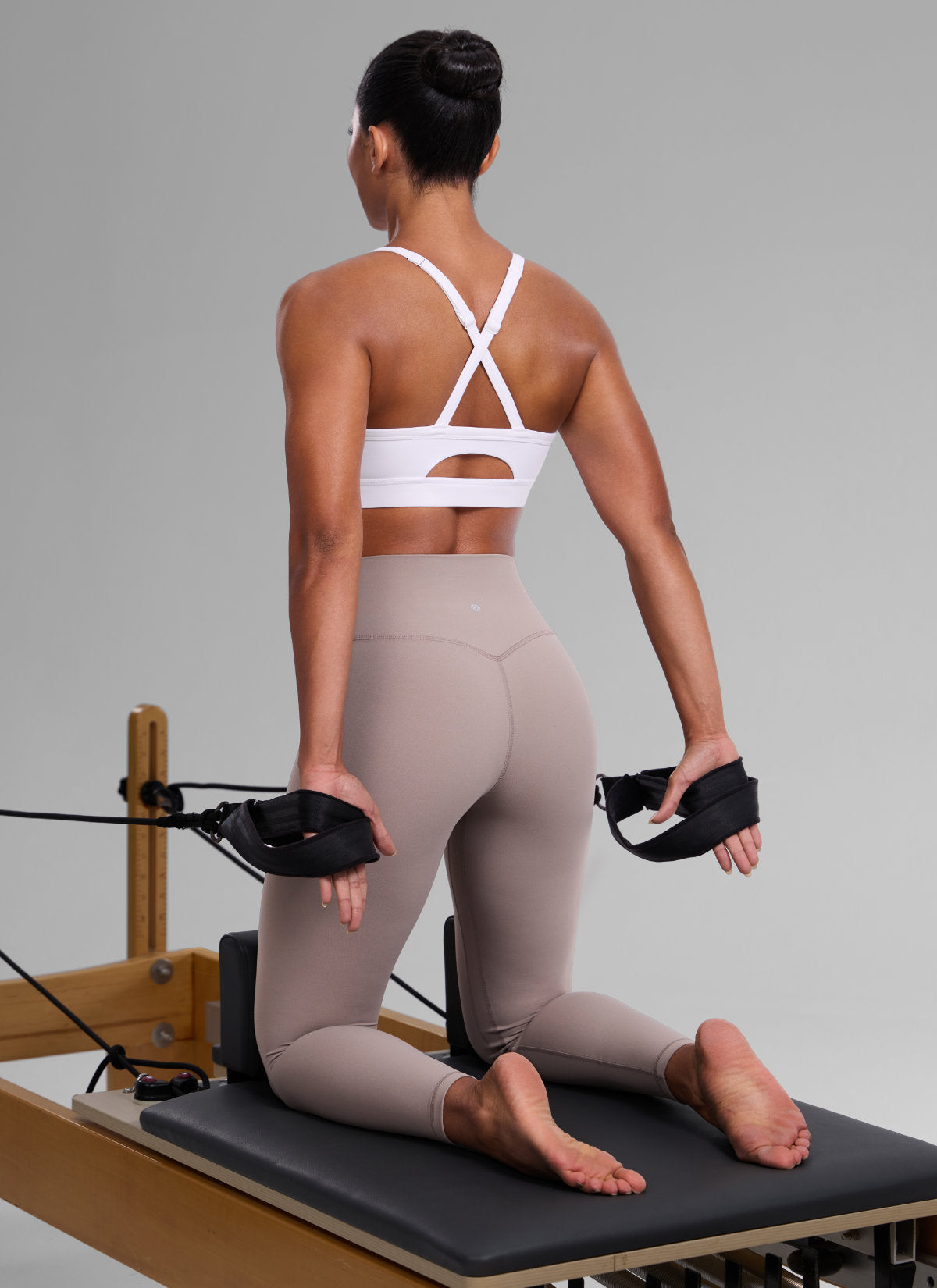 CRZ YOGA Damen Butterlift Verstellbare Dünne Träger Kreuzrücken BHs Weiss @model_info:Crystal