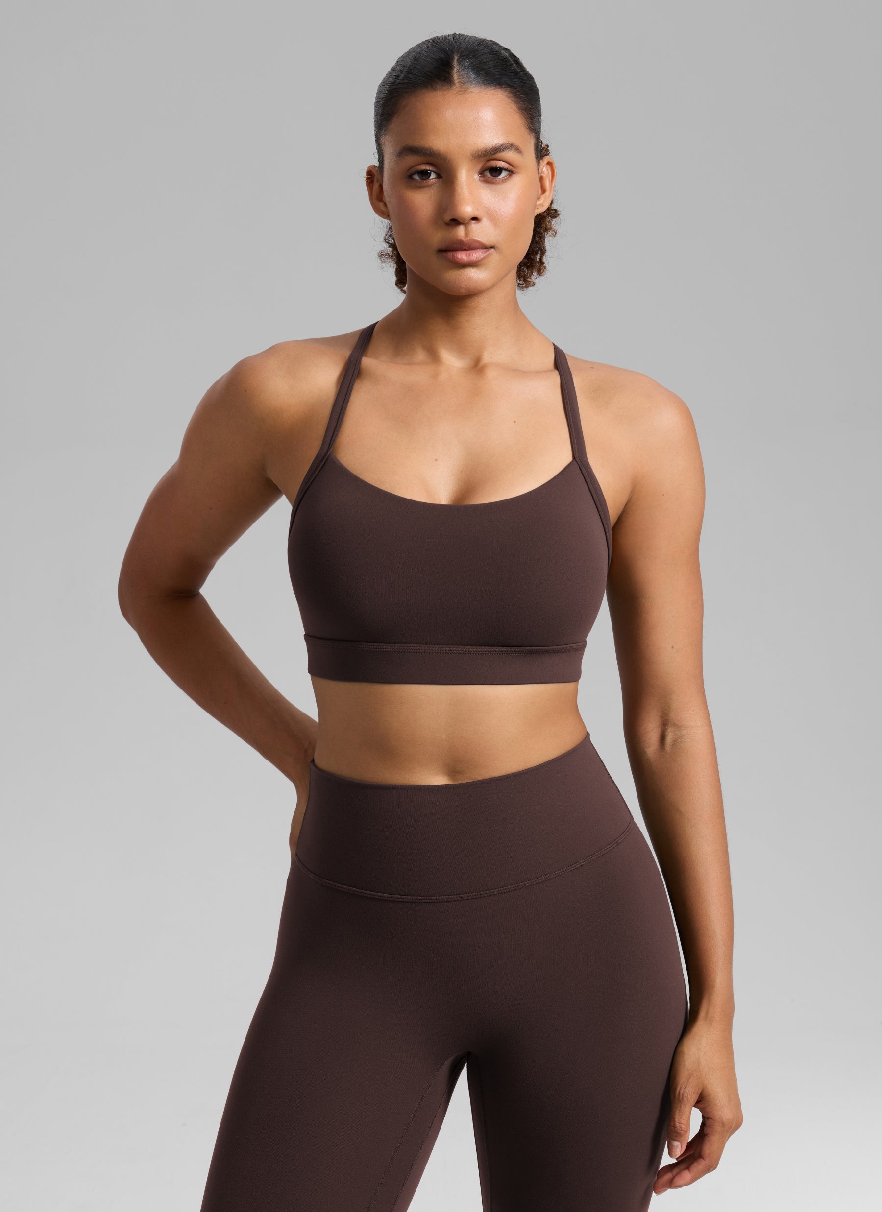 CRZ YOGA Damen Butterlift Verstellbare Dünne Träger Kreuzrücken BHs Heißes Fudge-Brown @model_info:Barbara