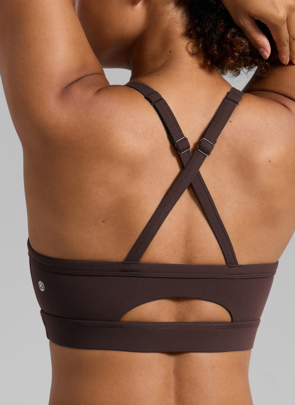 CRZ YOGA Damen Butterlift Verstellbare Dünne Träger Kreuzrücken BHs Heißes Fudge-Brown @model_info:Barbara
