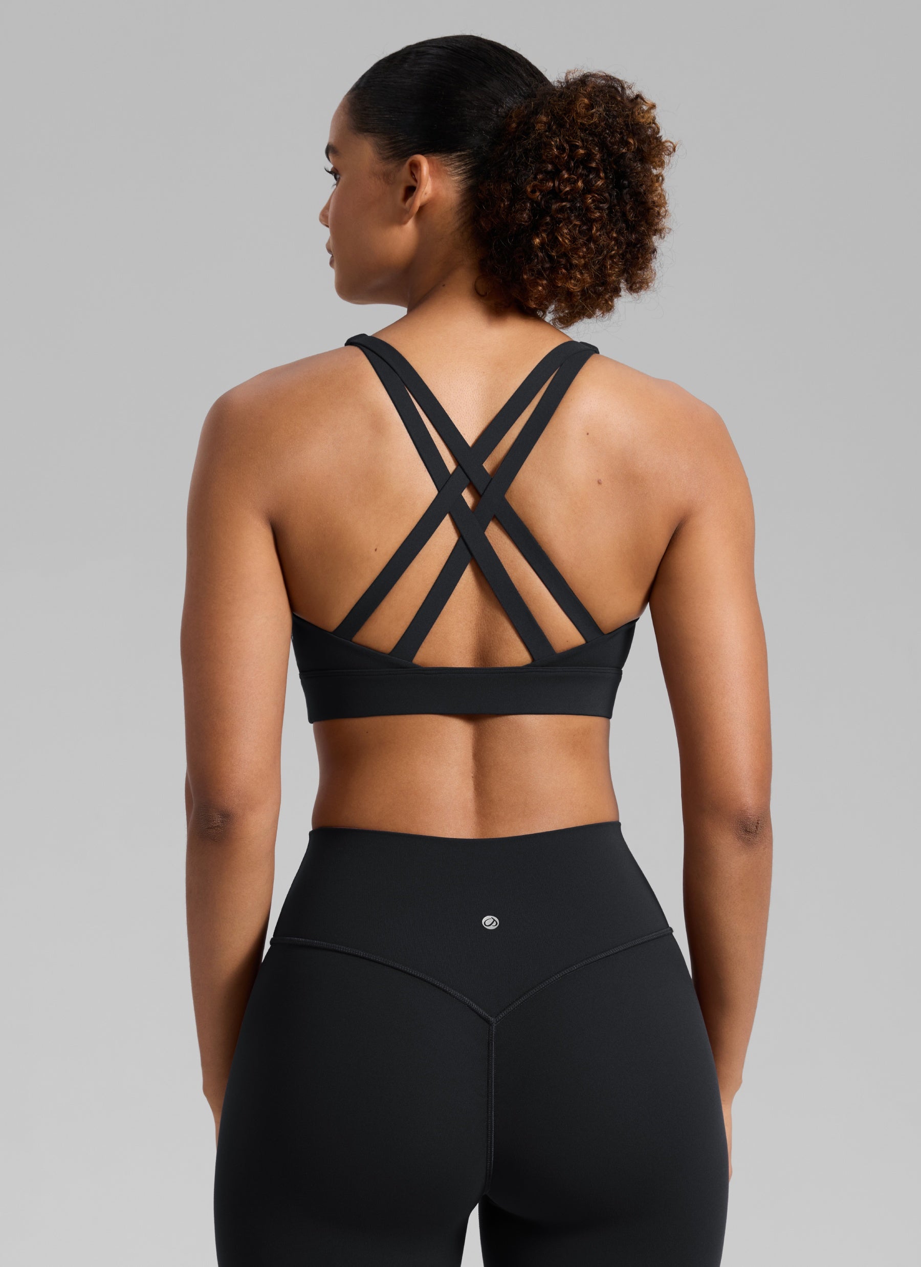 CRZ YOGA Damen Butterlift Breite Träger Kreuzrücken Sports BHs Schwarz @model_info:Barbara
