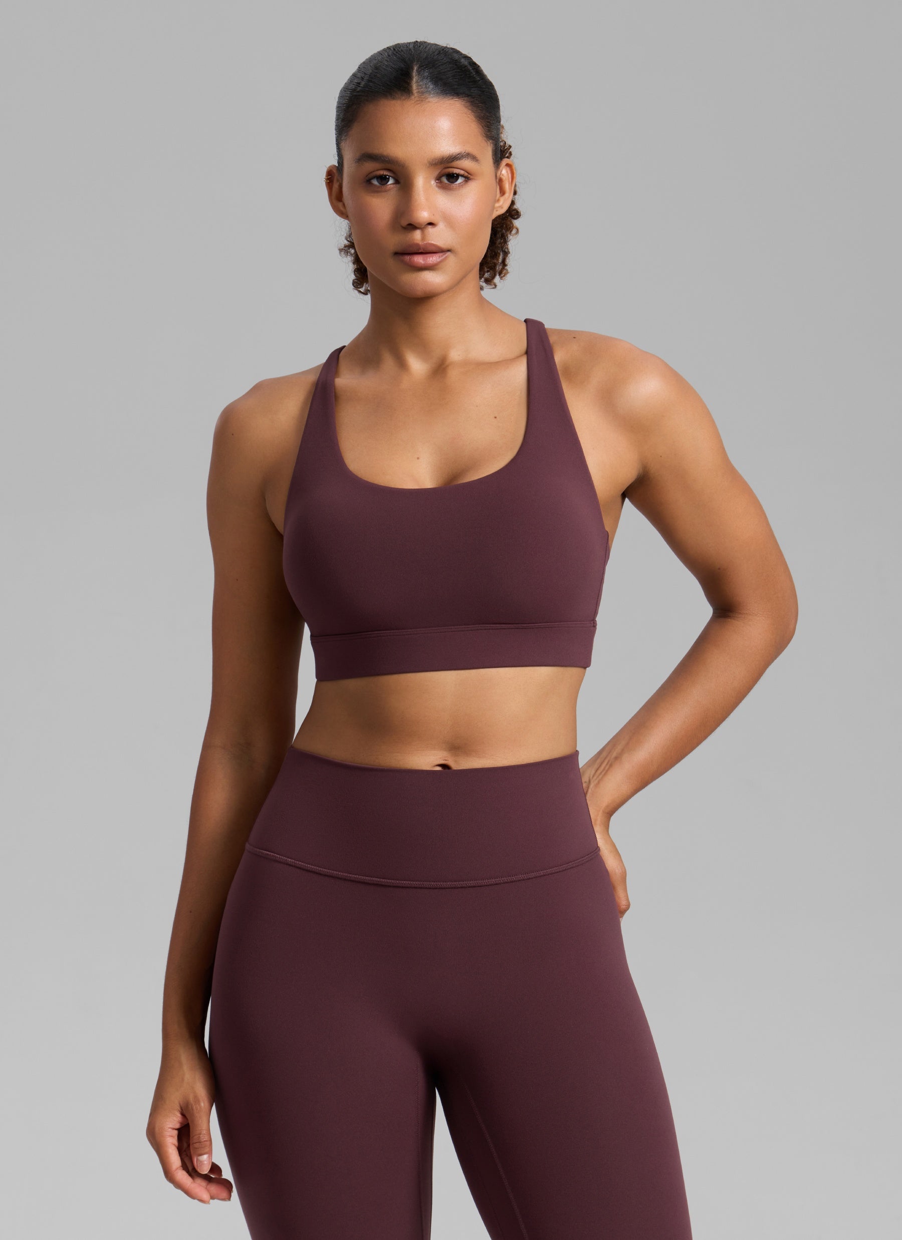 CRZ YOGA Damen Butterlift Breite Träger Kreuzrücken Sports BHs Reife Pflaume @model_info:Barbara
