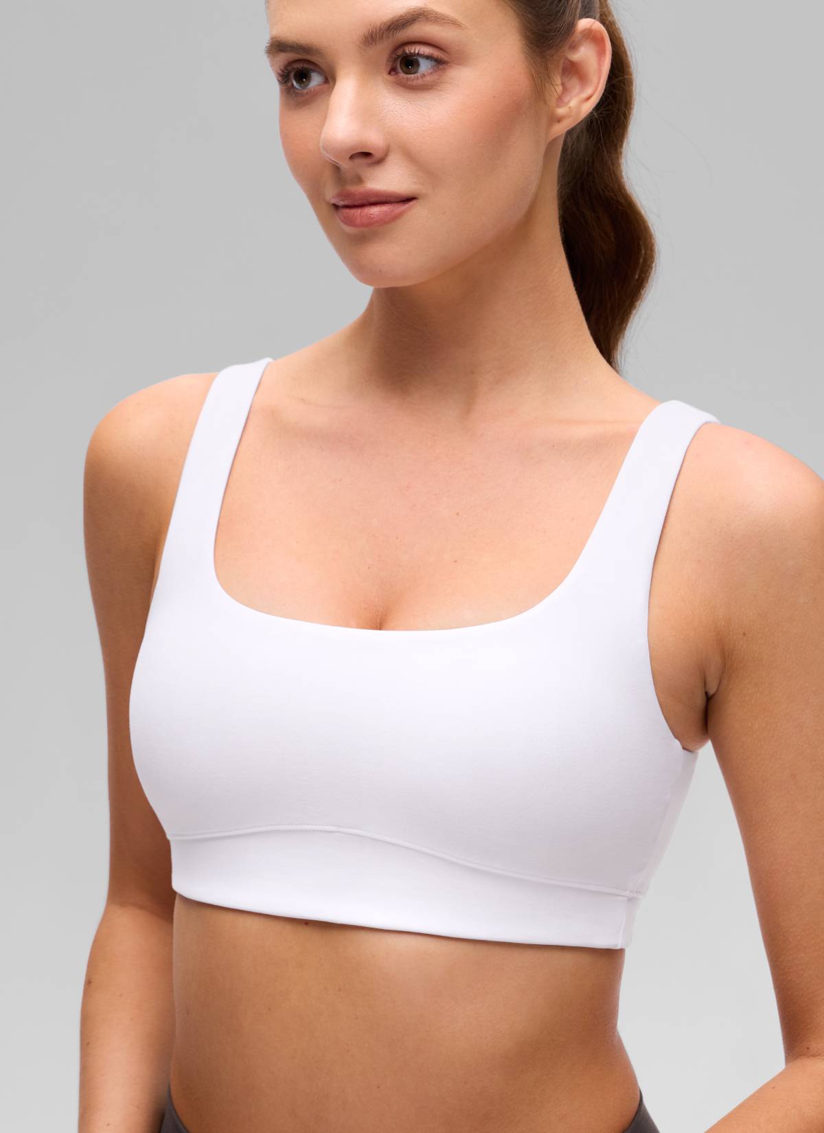 CRZ YOGA Women's Butterluxe Yoga U Back Sports Bra Light Support Weiss