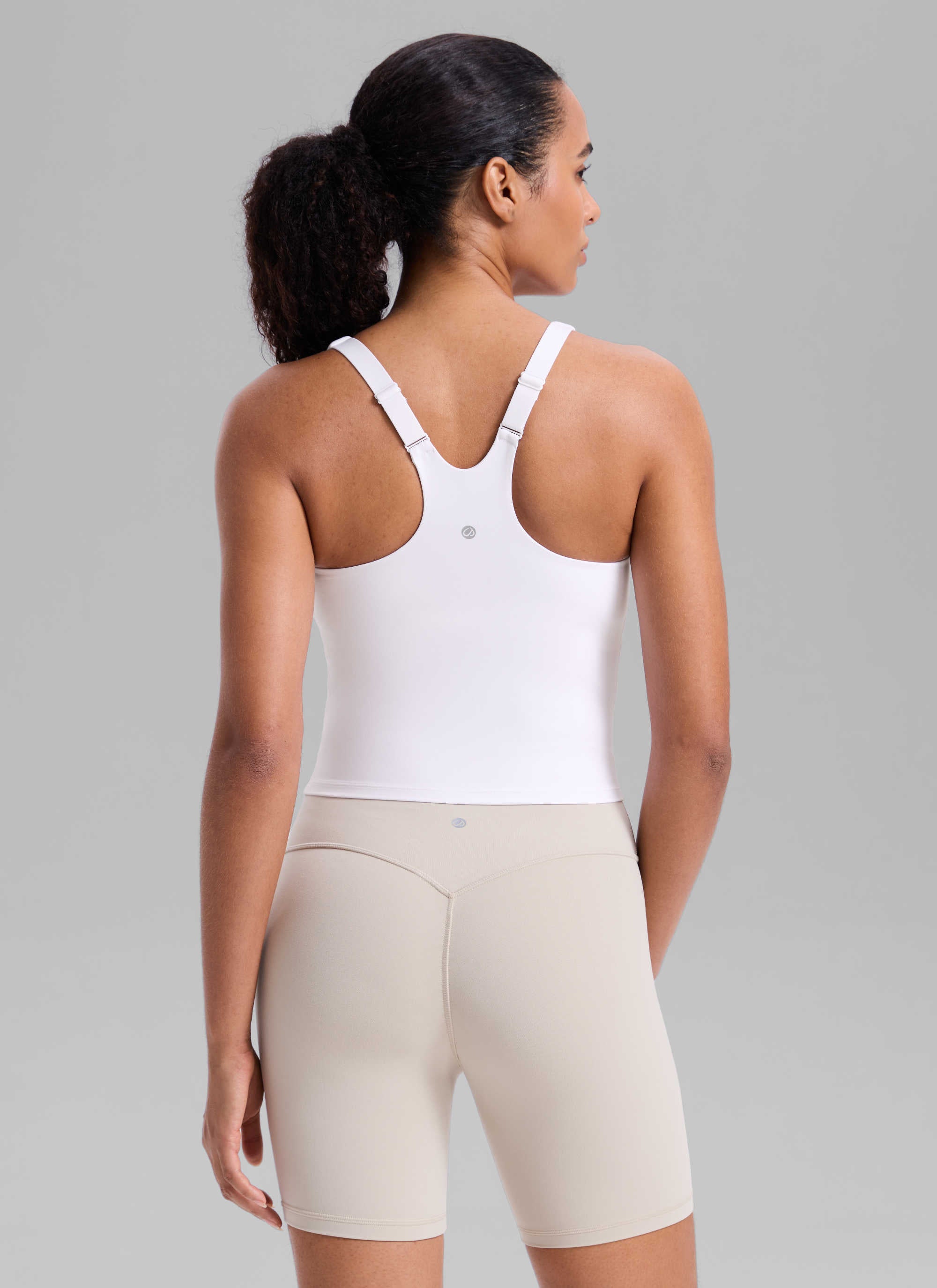 CRZ YOGA Damen Butterlift Verstellbarer Riemen V-Ausschnitt Tanktops Weiss