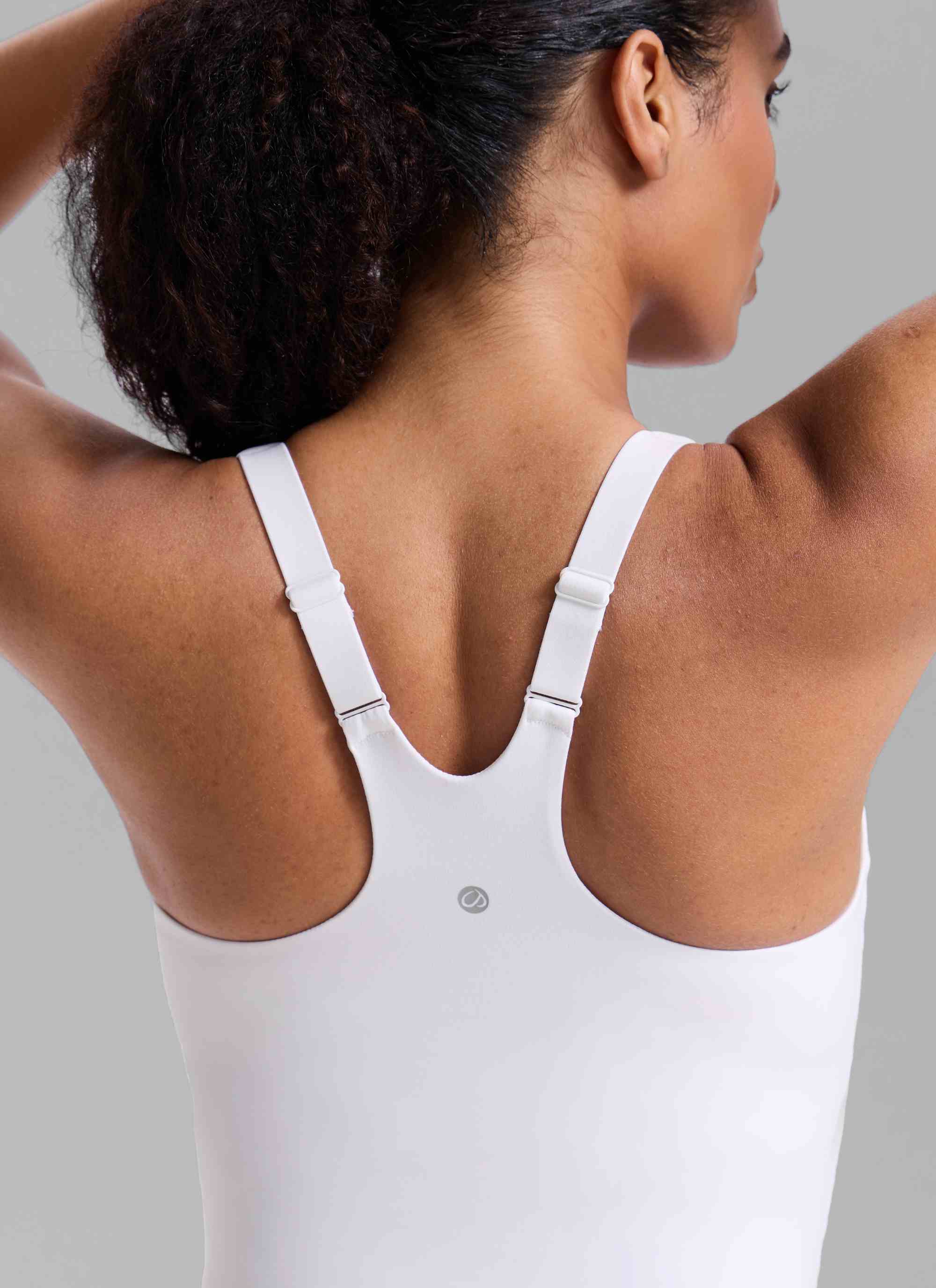 CRZ YOGA Damen Butterlift Verstellbarer Riemen V-Ausschnitt Tanktops Weiss