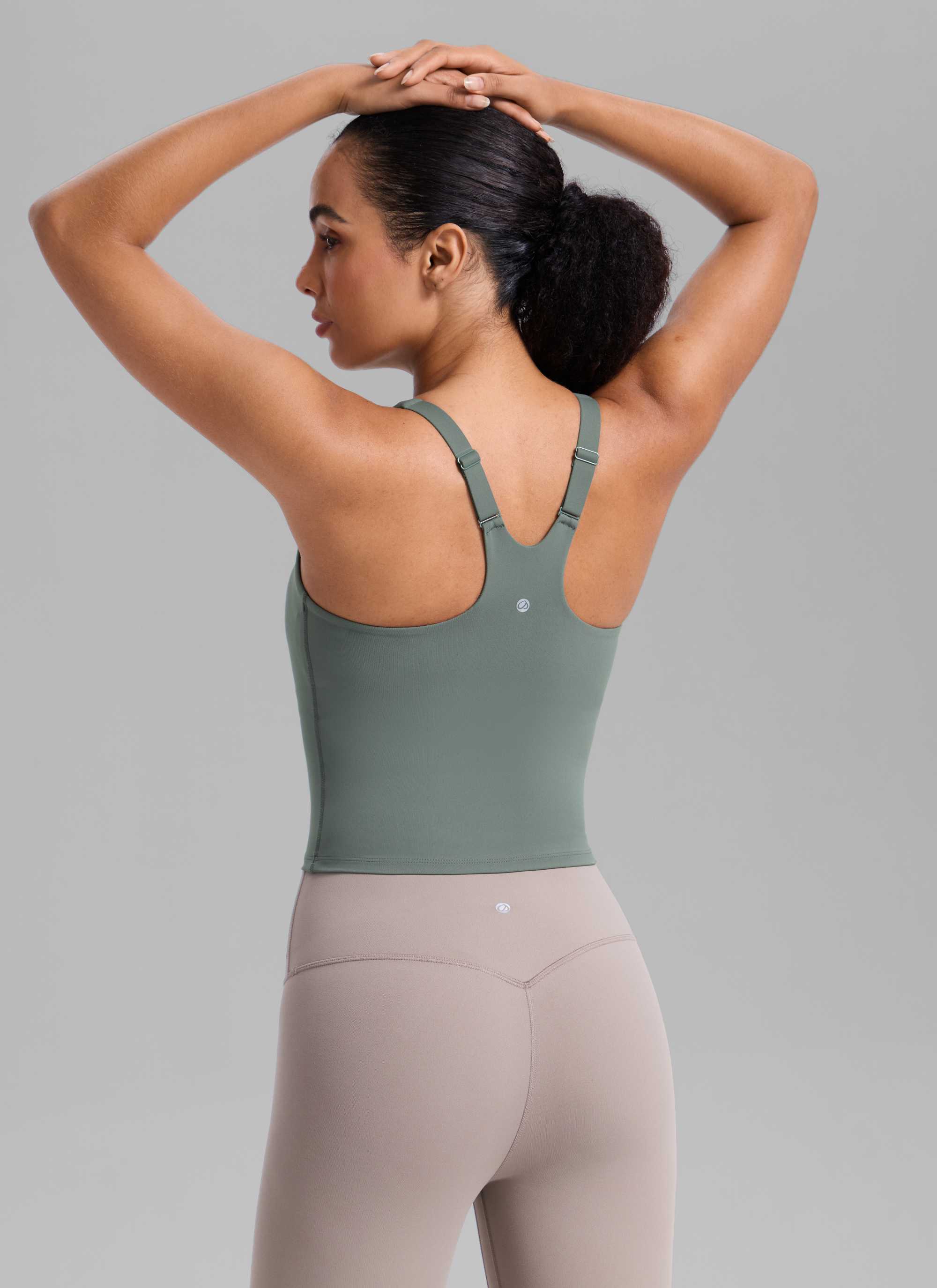 CRZ YOGA Damen Butterlift Verstellbarer Riemen V-Ausschnitt Tanktops Grauer Salbei