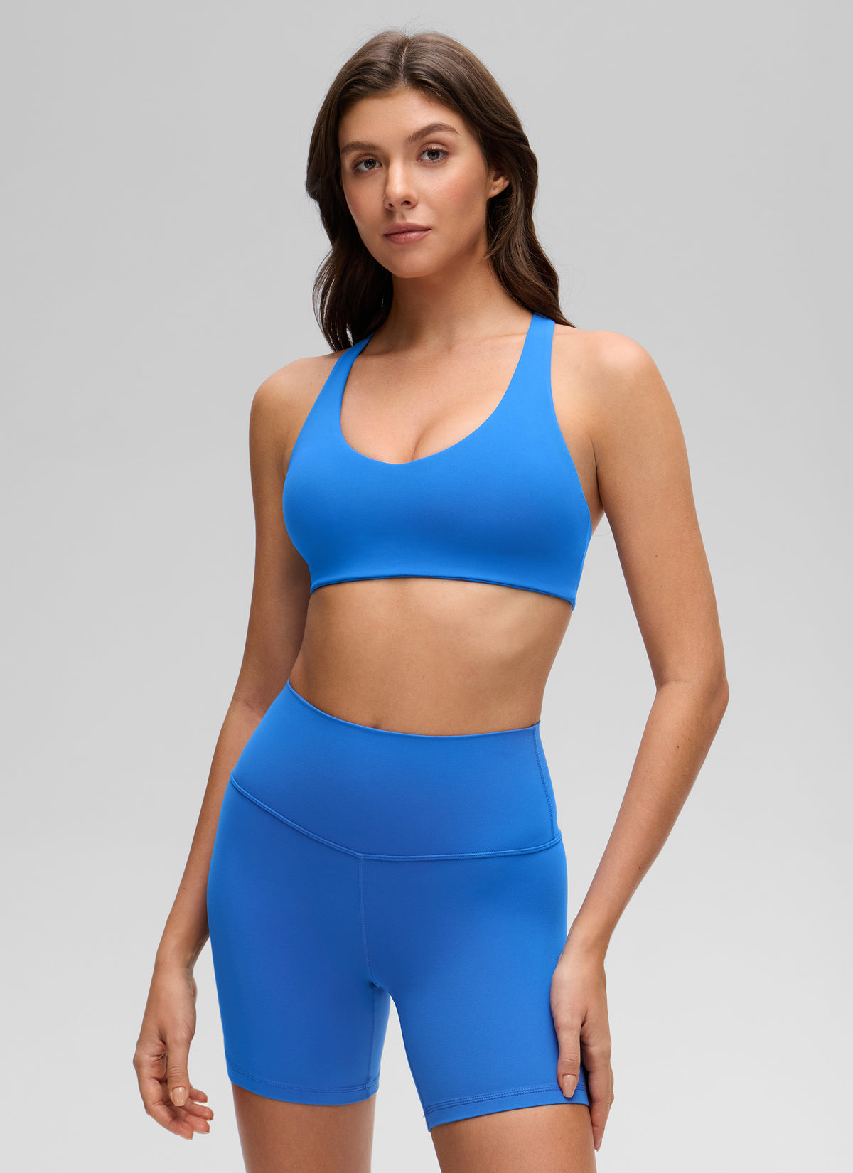 CRZ YOGA Damen Butterluxe V-Ausschnitt Racerback Sport BH Funkelndes Blau