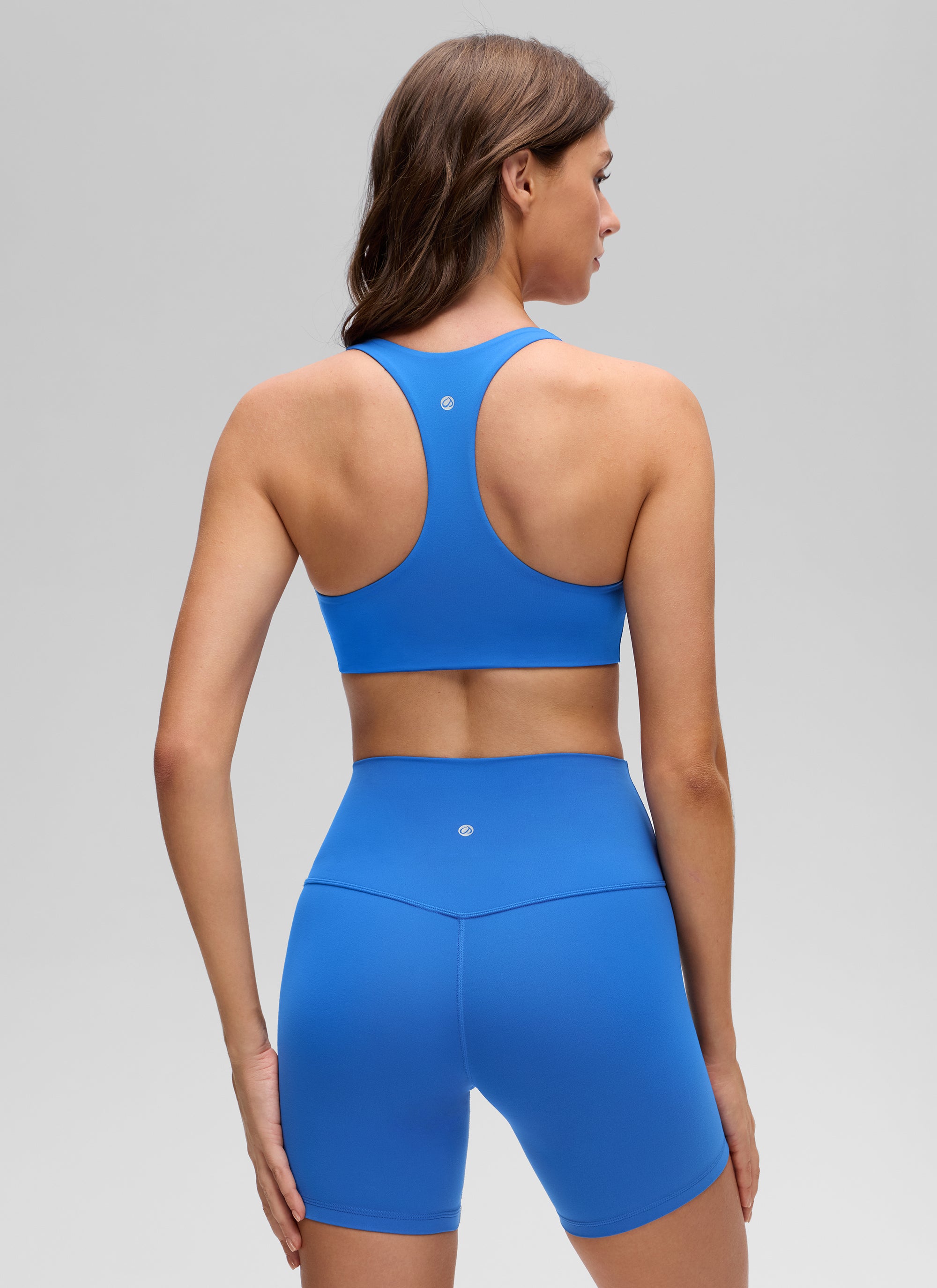CRZ YOGA Damen Butterluxe V-Ausschnitt Racerback Sport BH Funkelndes Blau