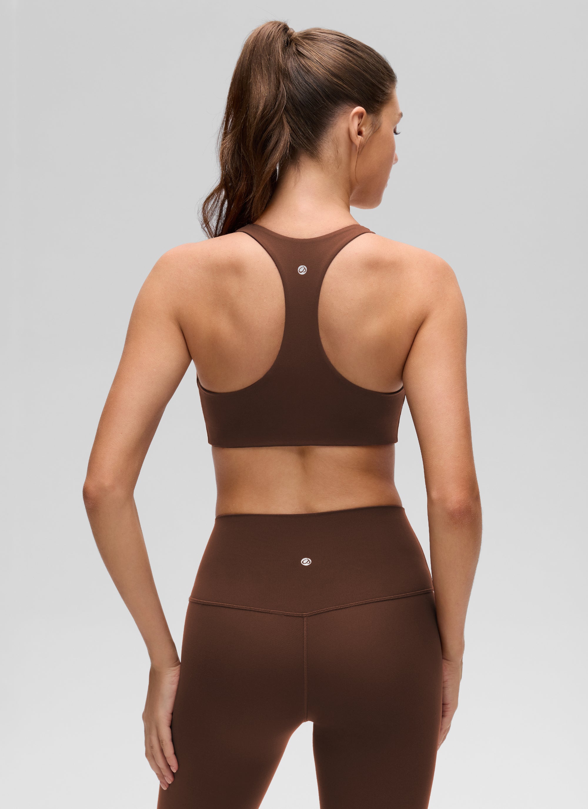 CRZ YOGA Damen Butterluxe V-Ausschnitt Racerback Sport BH Lava Braun