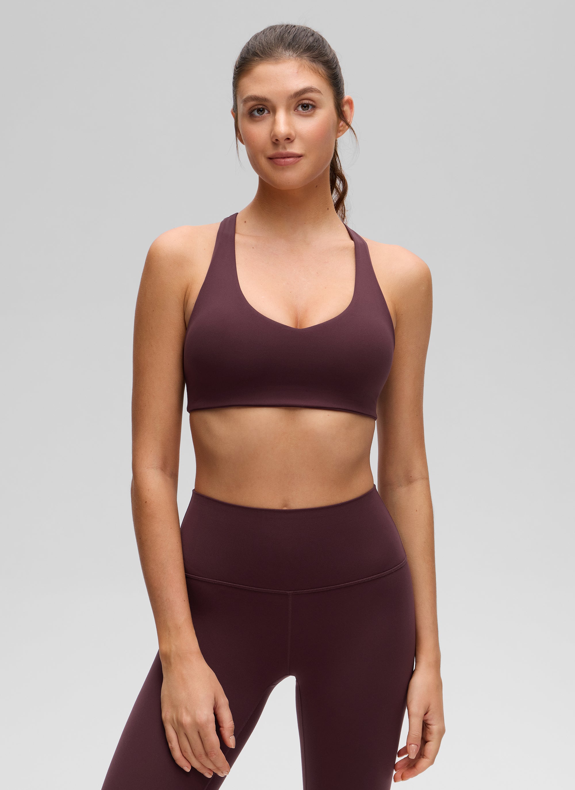 CRZ YOGA Damen Butterluxe V-Ausschnitt Racerback Sport BH Reife Pflaume