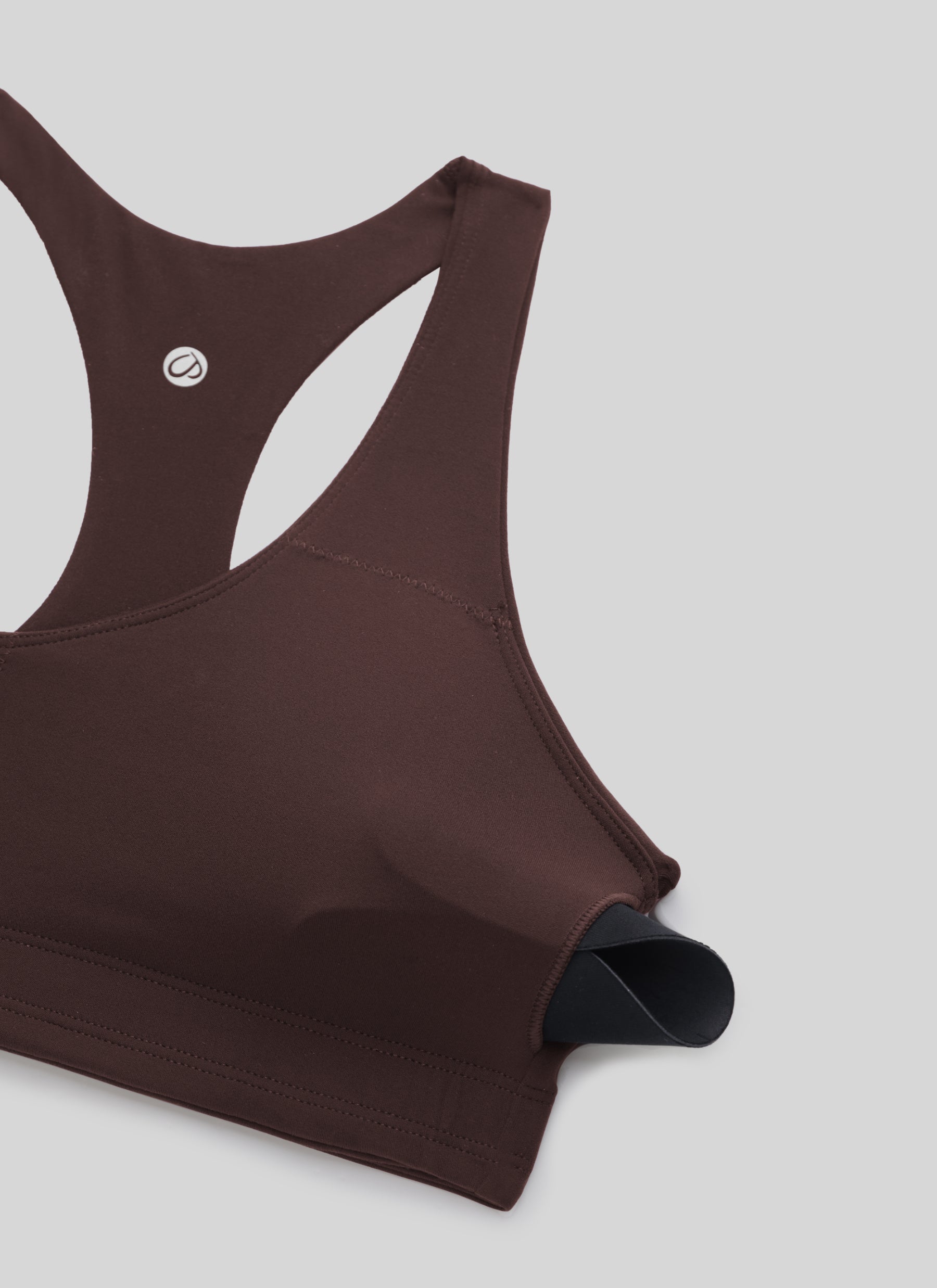 CRZ YOGA Damen Butterluxe V-Ausschnitt Racerback Sport BH Heißes Fudge-Brown