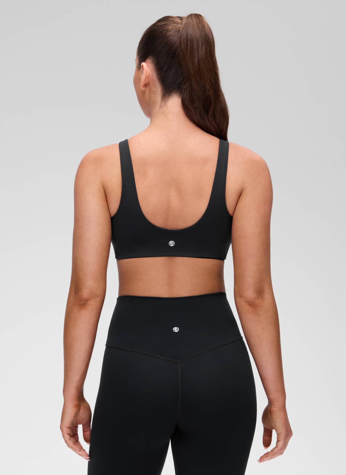 CRZ YOGA Women's Butterluxe Yoga U Back Sports Bra Light Support Schwarz