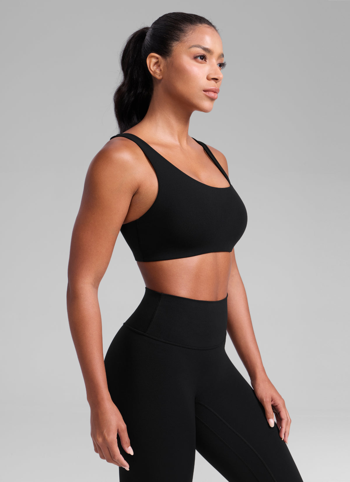 CRZ YOGA Damen Butterlift Sport-BH mit Asymmetrischen Trägern Schwarz