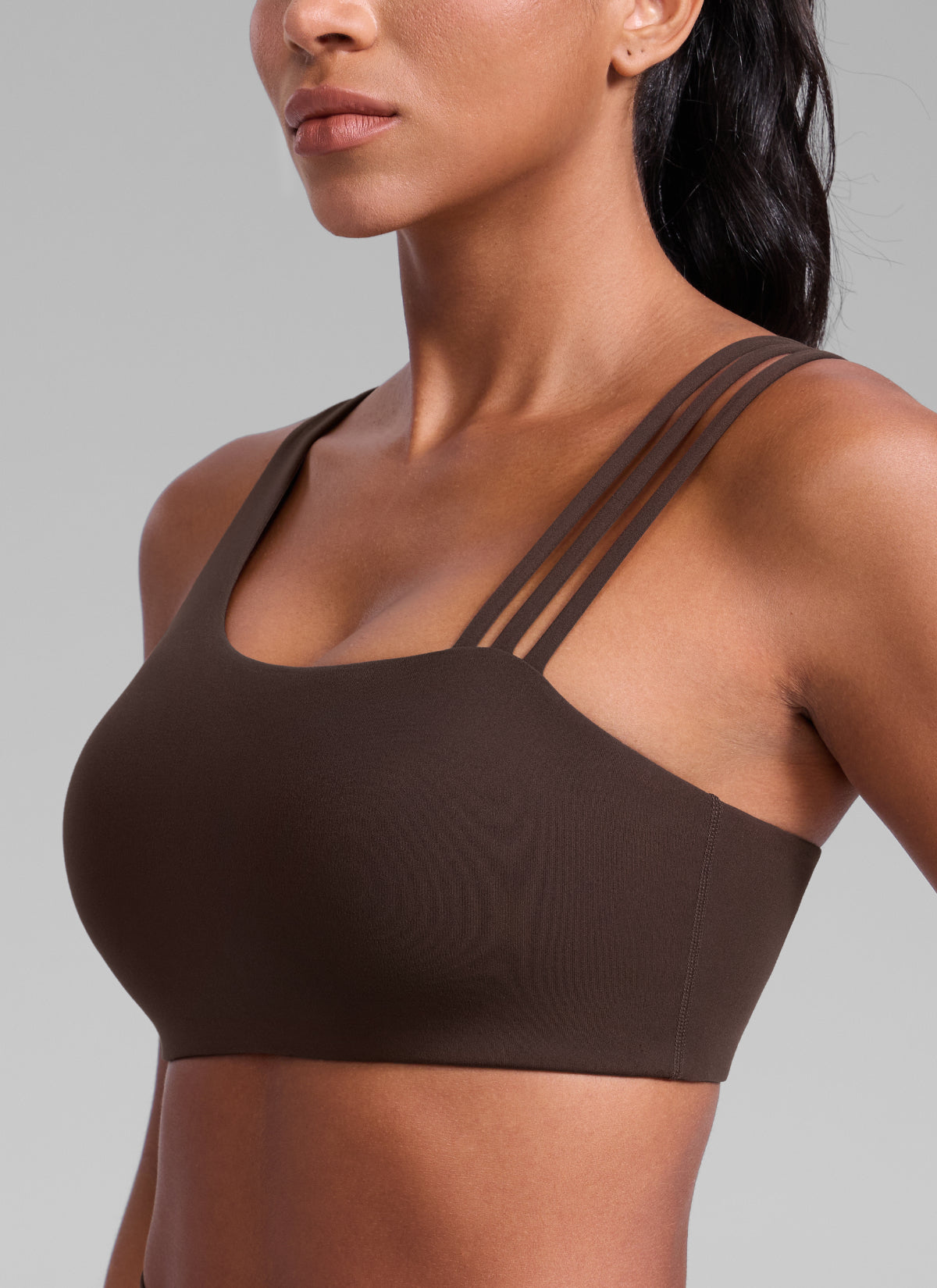 CRZ YOGA Damen Butterlift Sport-BH mit Asymmetrischen Trägern Heißes Fudge-Brown