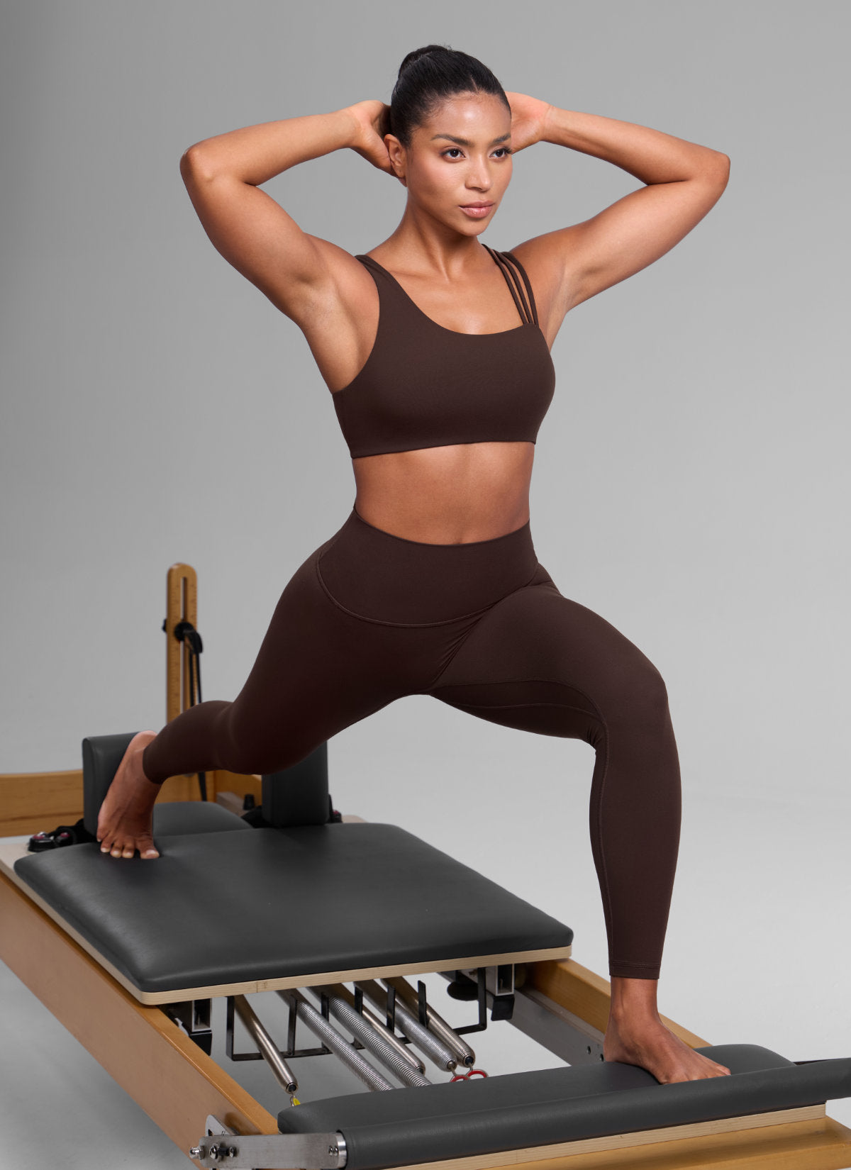 CRZ YOGA Damen Butterlift Sport-BH mit Asymmetrischen Trägern Heißes Fudge-Brown
