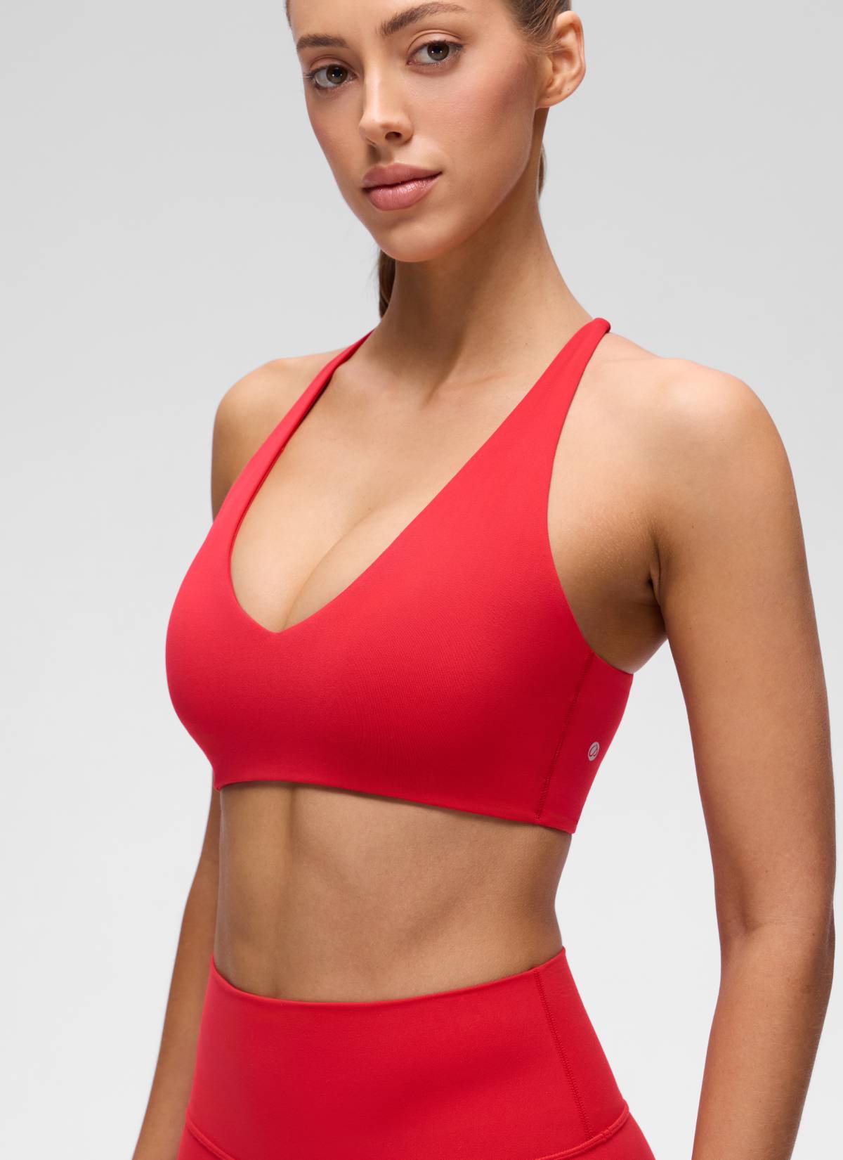 CRZ YOGA Damen Butterluxe Verdrehter Rücken V-Ausschnitt Sport BH Aurora Rot