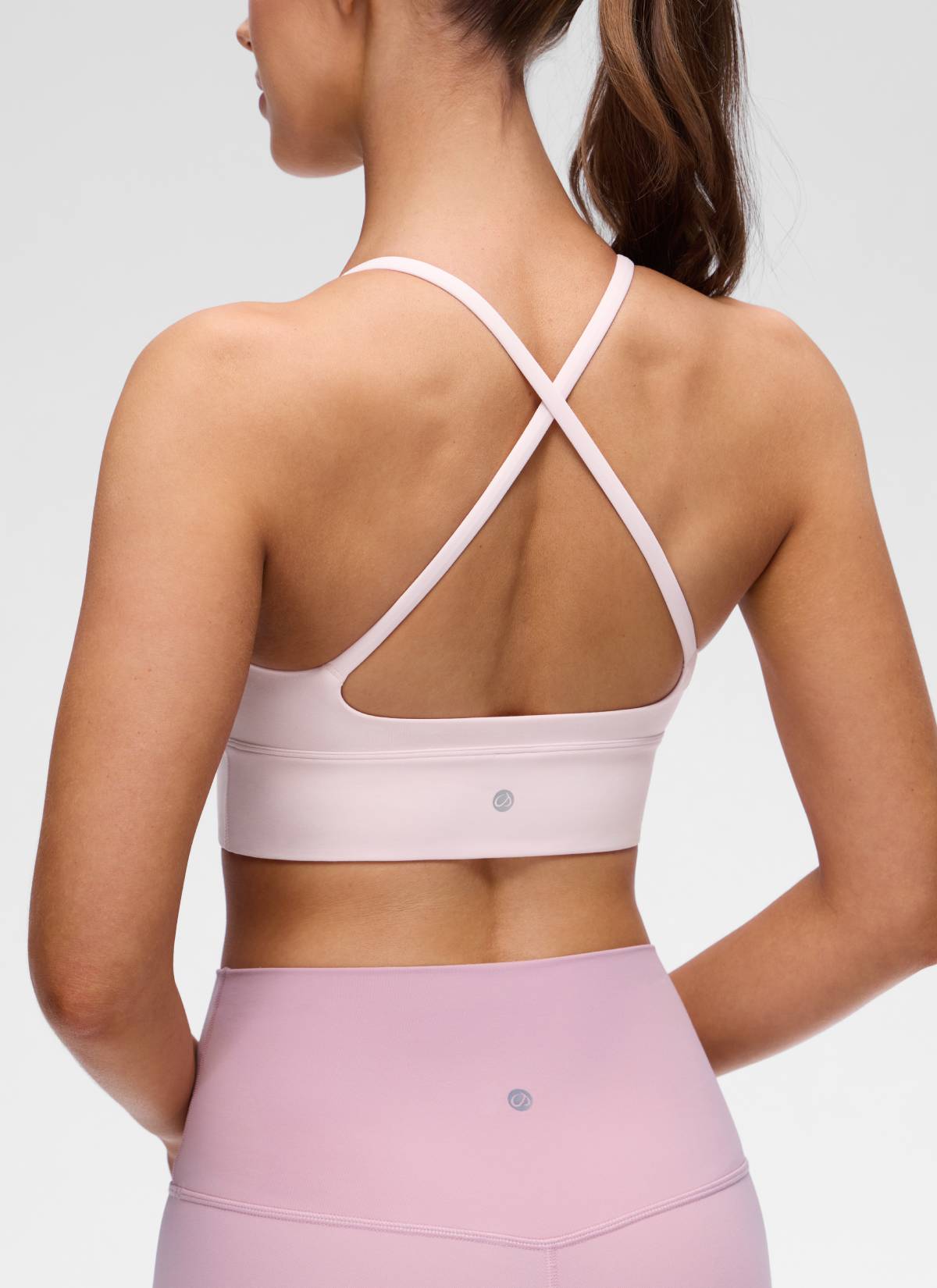 CRZ YOGA Women's Butterluxe Yoga V Neck Cross Back Longline Sports Bra Erdbeerrosa