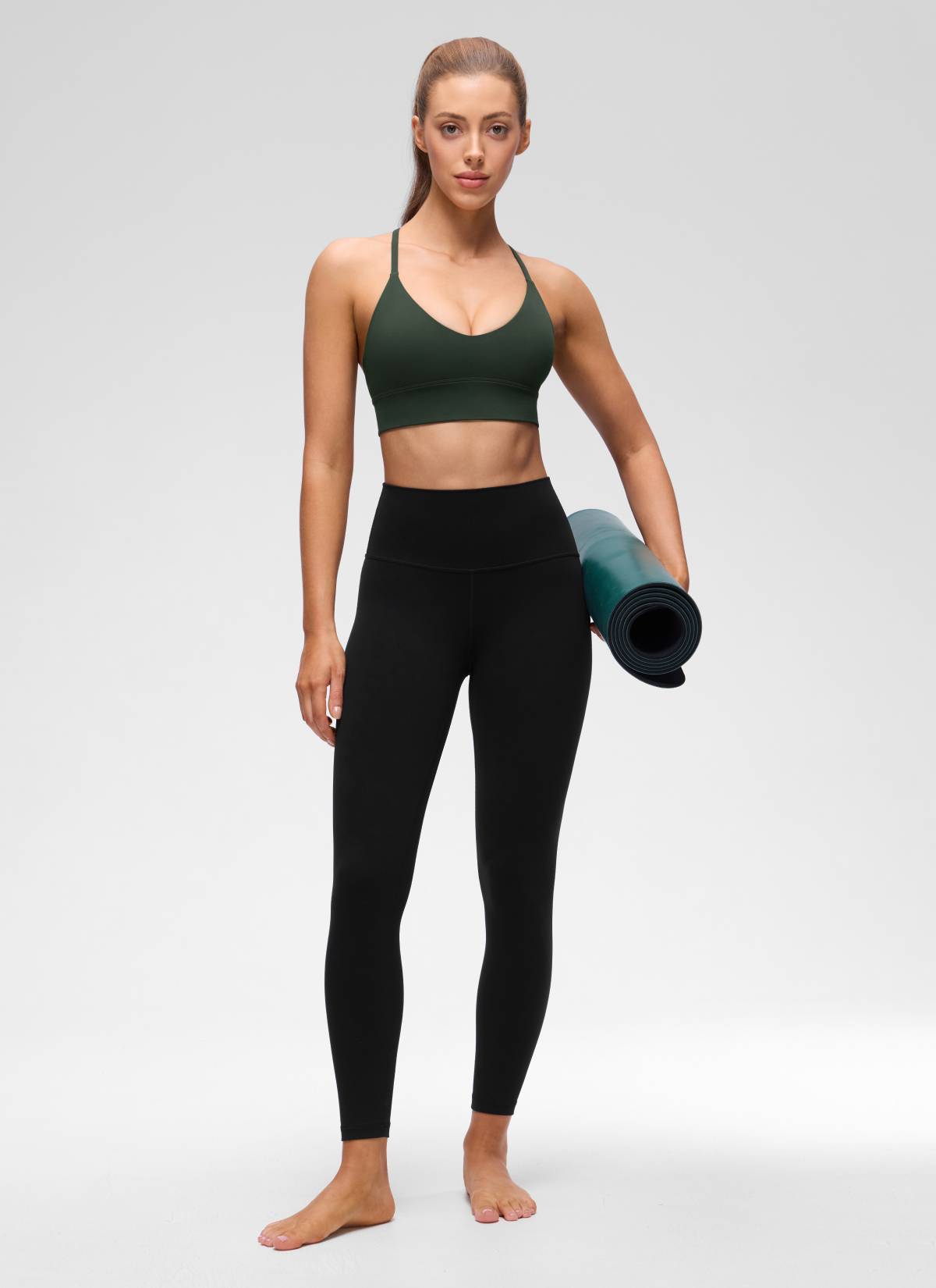 CRZ YOGA Women's Butterluxe Yoga V Neck Cross Back Longline Sports Bra Legende Grün