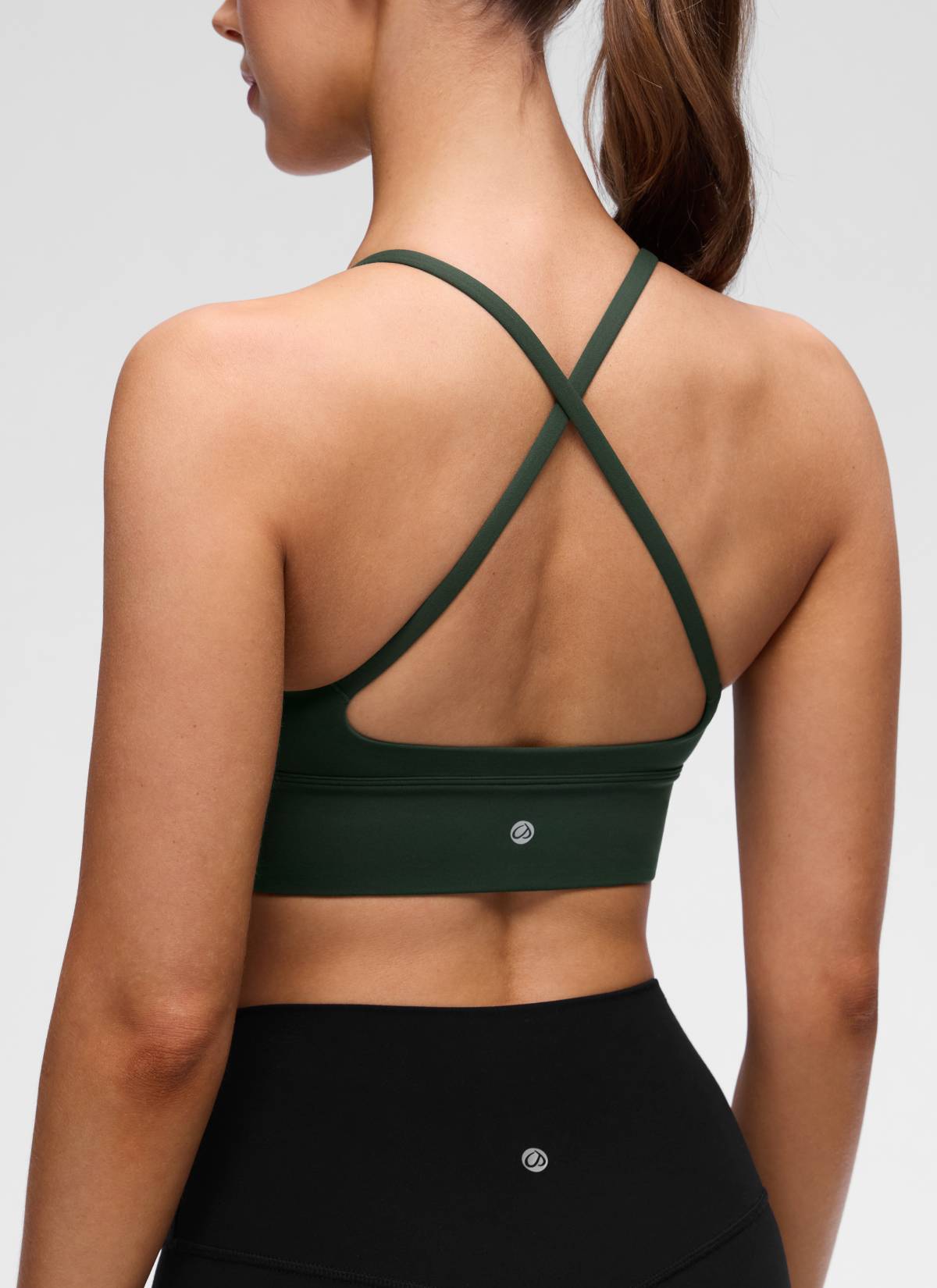 CRZ YOGA Women's Butterluxe Yoga V Neck Cross Back Longline Sports Bra Legende Grün