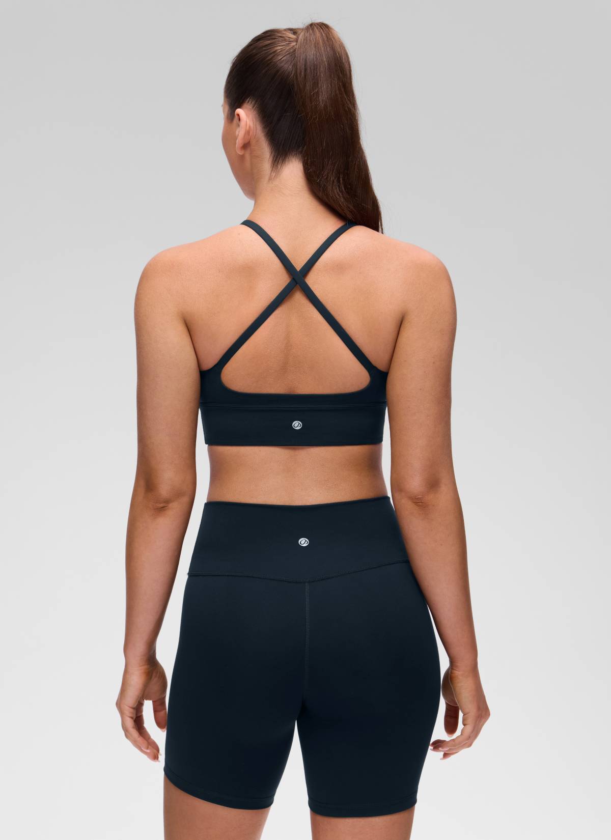 CRZ YOGA Women's Butterluxe Yoga V Neck Cross Back Longline Sports Bra Echte Marine
