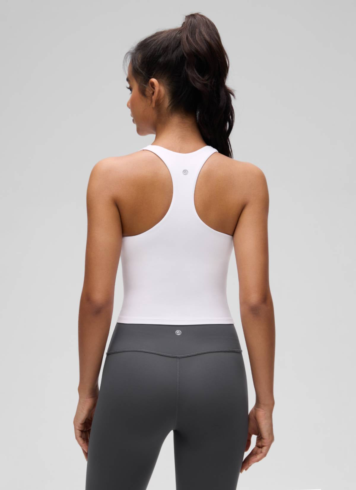 CRZ YOGA Damen V-Ausschnitt Crop Tanktops Bra Racerback Weiss