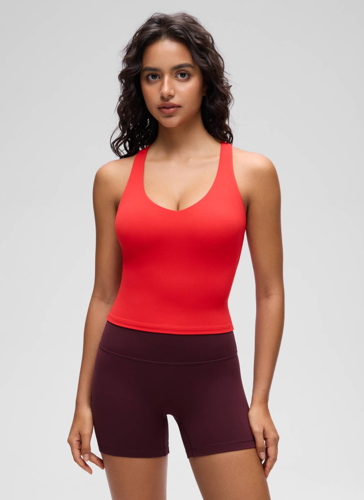 CRZ YOGA Damen V-Ausschnitt Crop Tanktops Bra Racerback Tiefrot