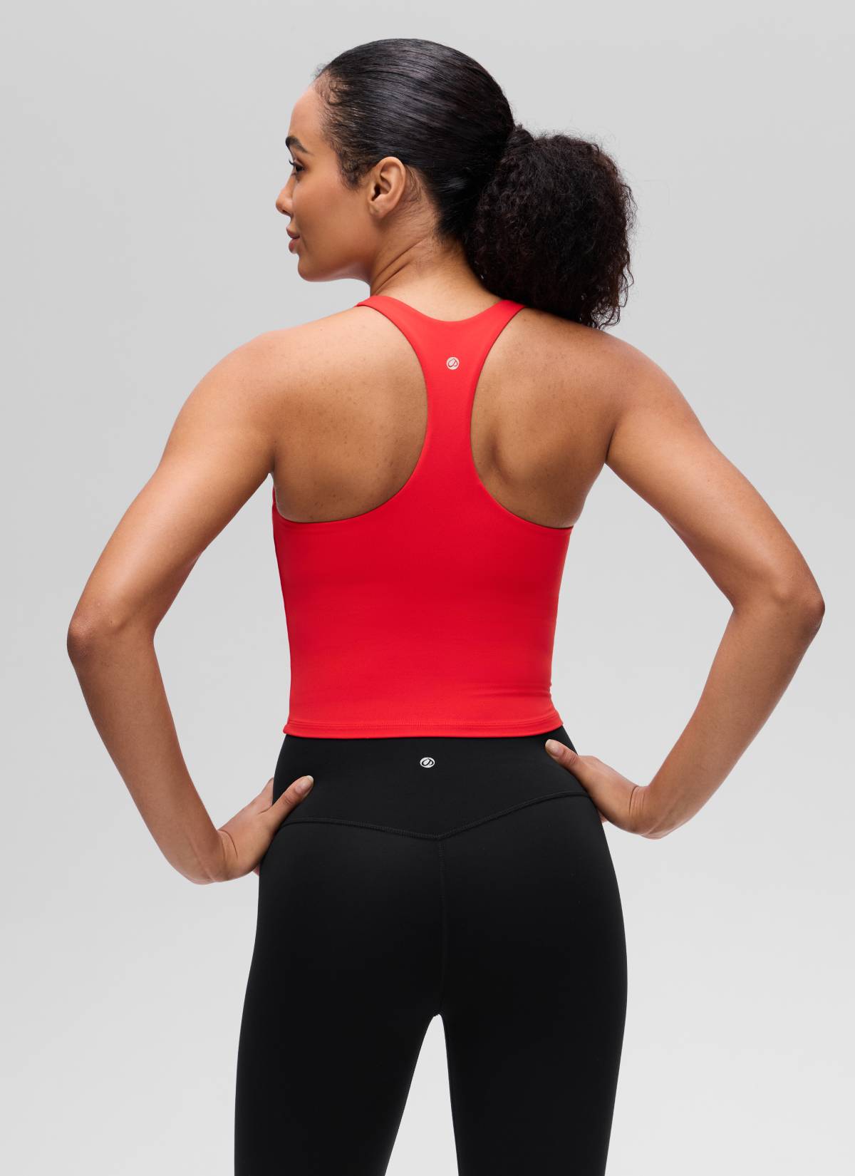 CRZ YOGA Damen V-Ausschnitt Crop Tanktops Bra Racerback Tiefrot