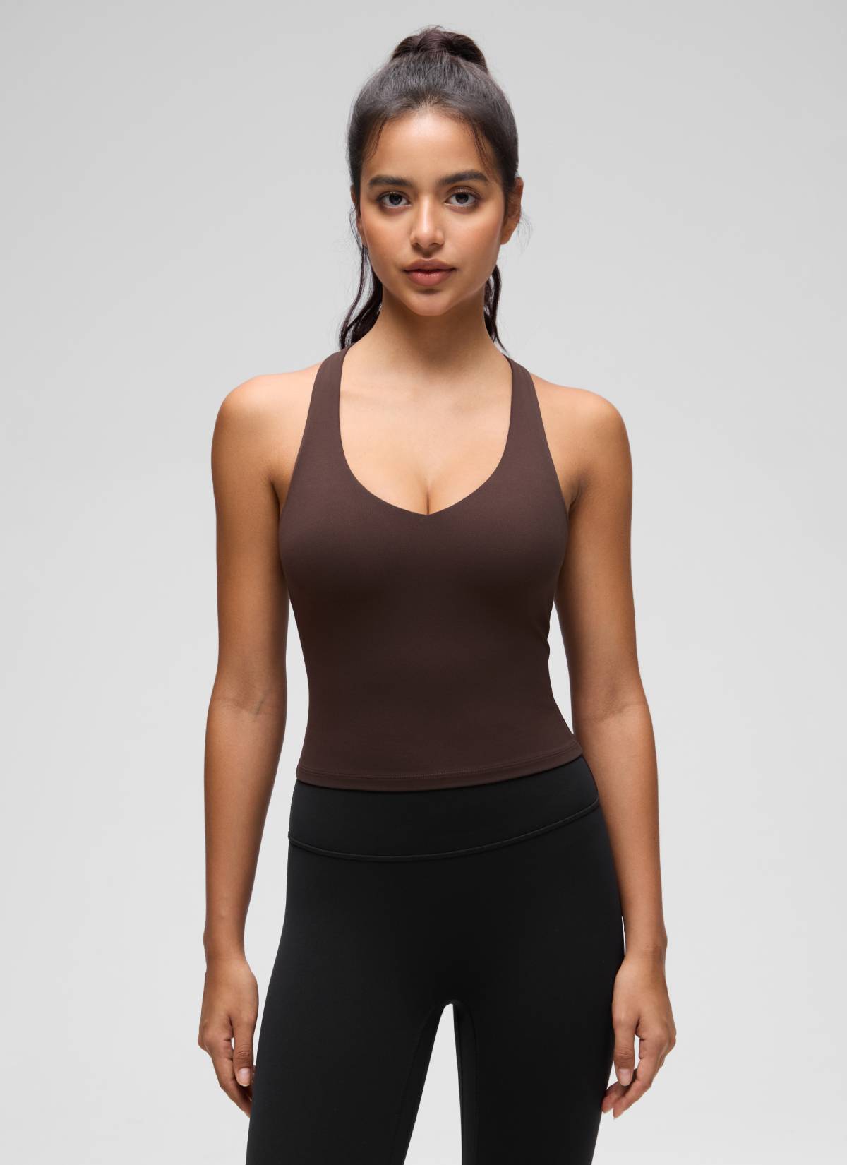 CRZ YOGA Damen V-Ausschnitt Crop Tanktops Bra Racerback Heißes Fudge-Brown