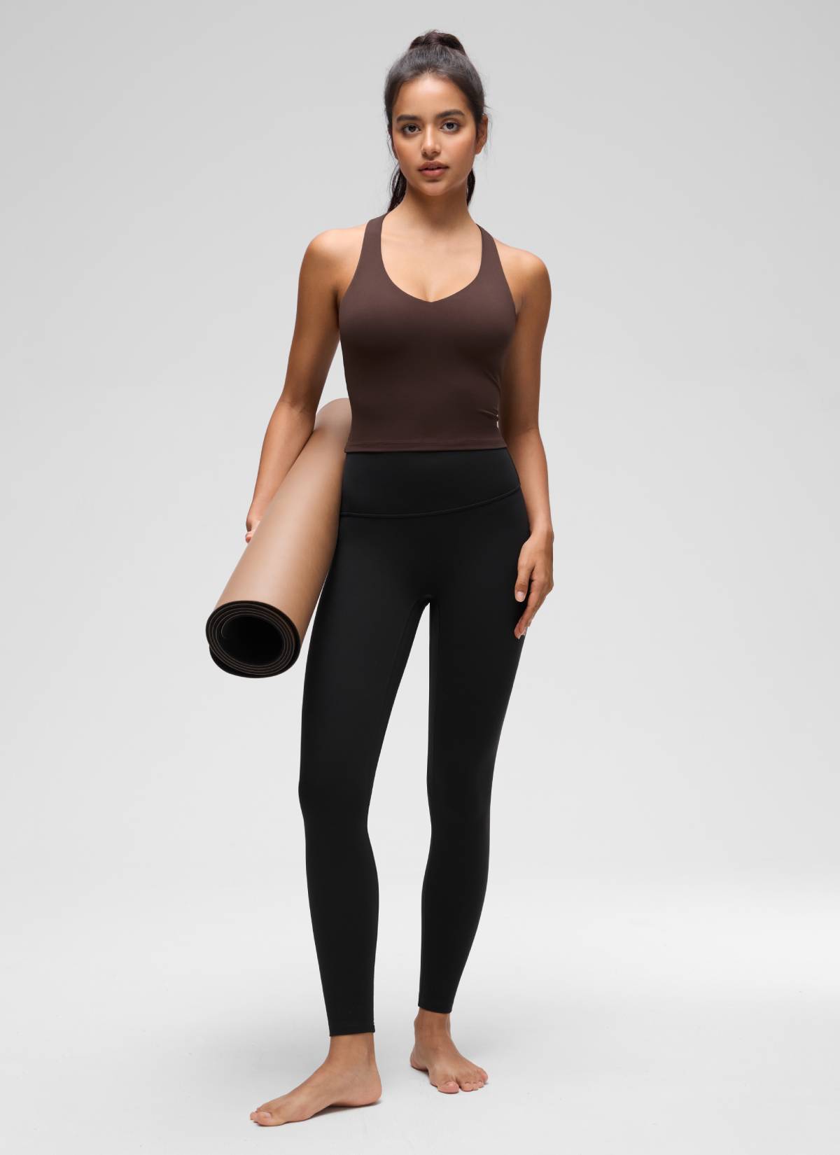 CRZ YOGA Damen V-Ausschnitt Crop Tanktops Bra Racerback Heißes Fudge-Brown