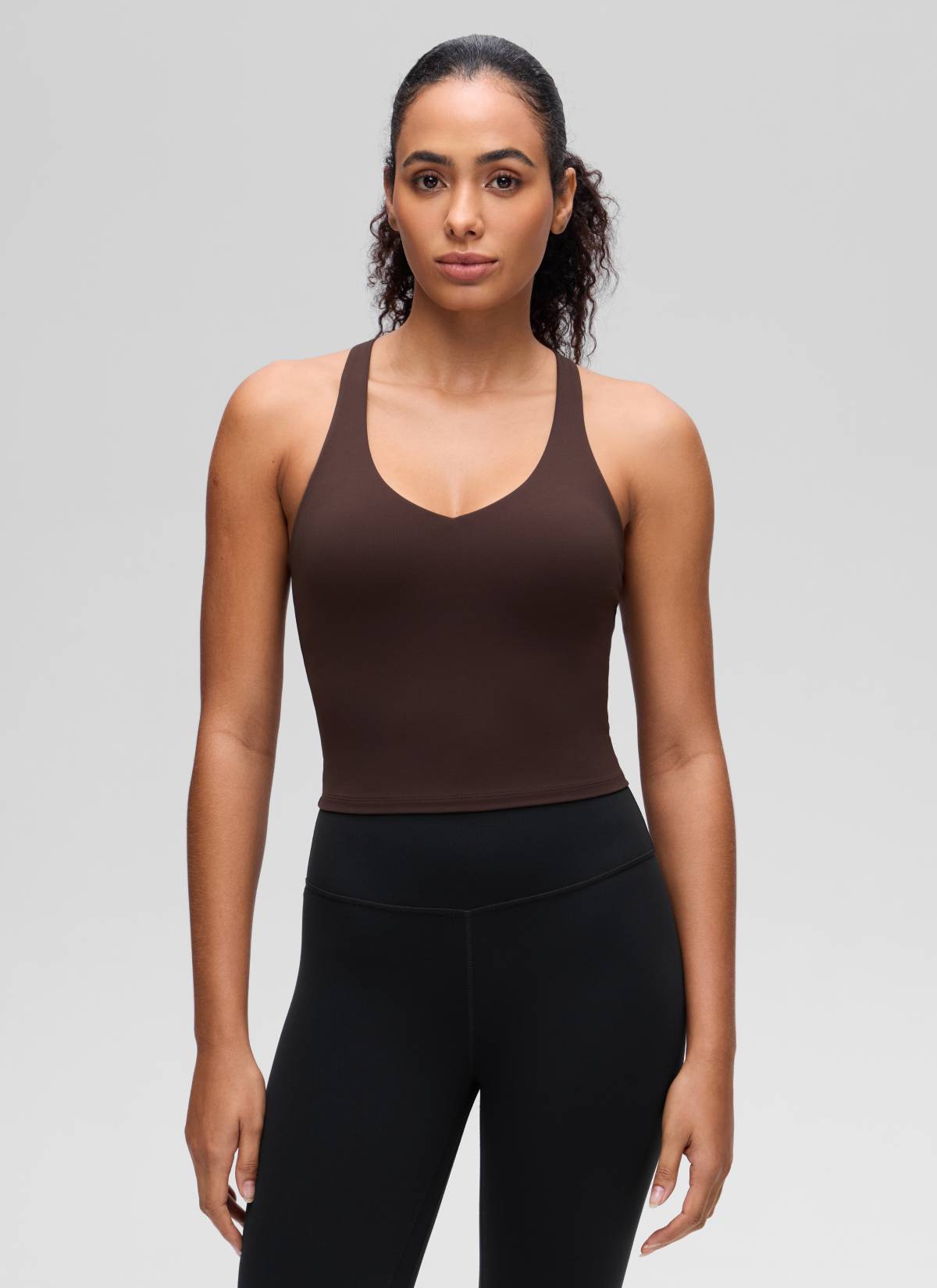 CRZ YOGA Damen V-Ausschnitt Crop Tanktops Bra Racerback Heißes Fudge-Brown