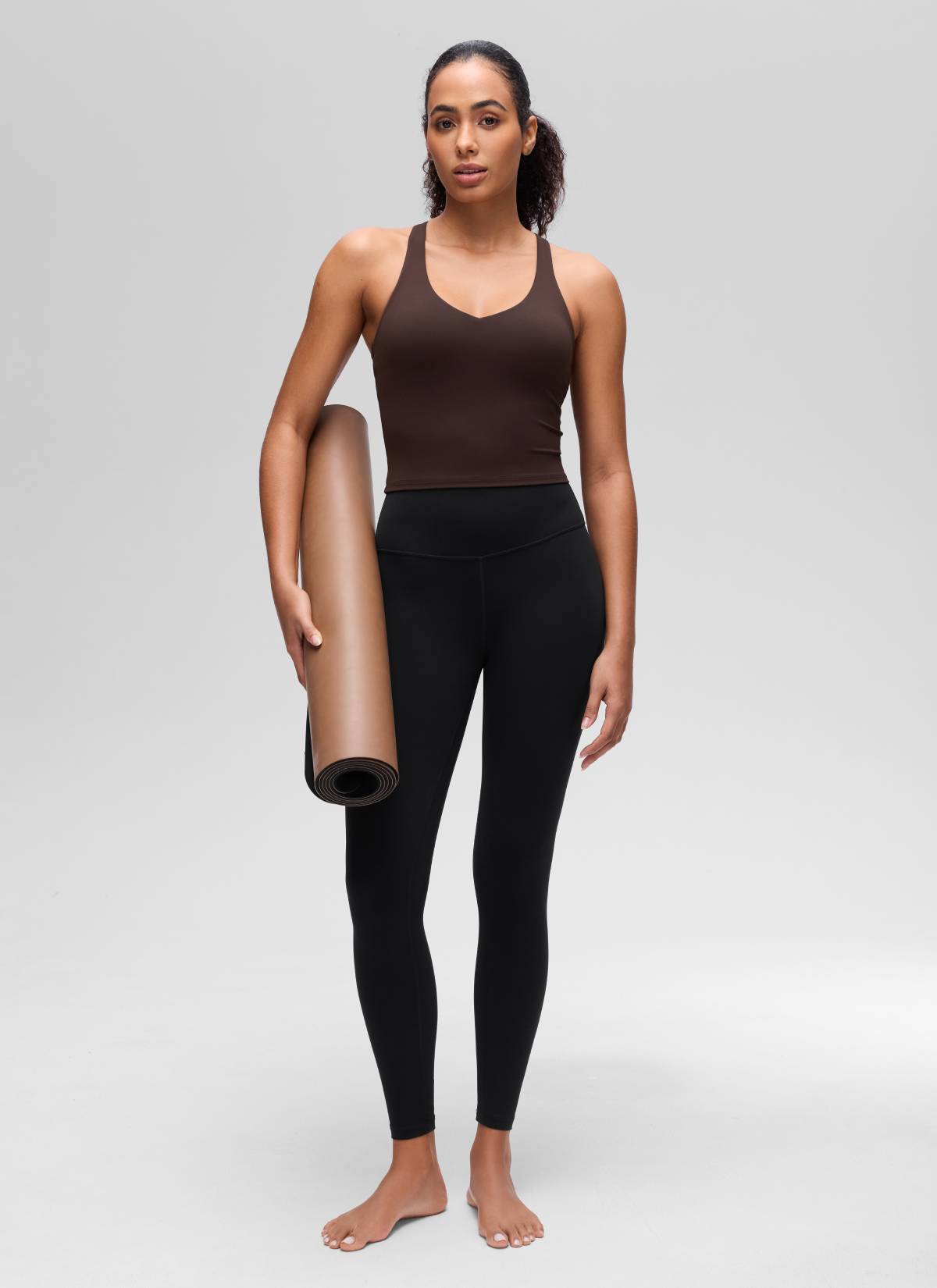 CRZ YOGA Damen V-Ausschnitt Crop Tanktops Bra Racerback Heißes Fudge-Brown