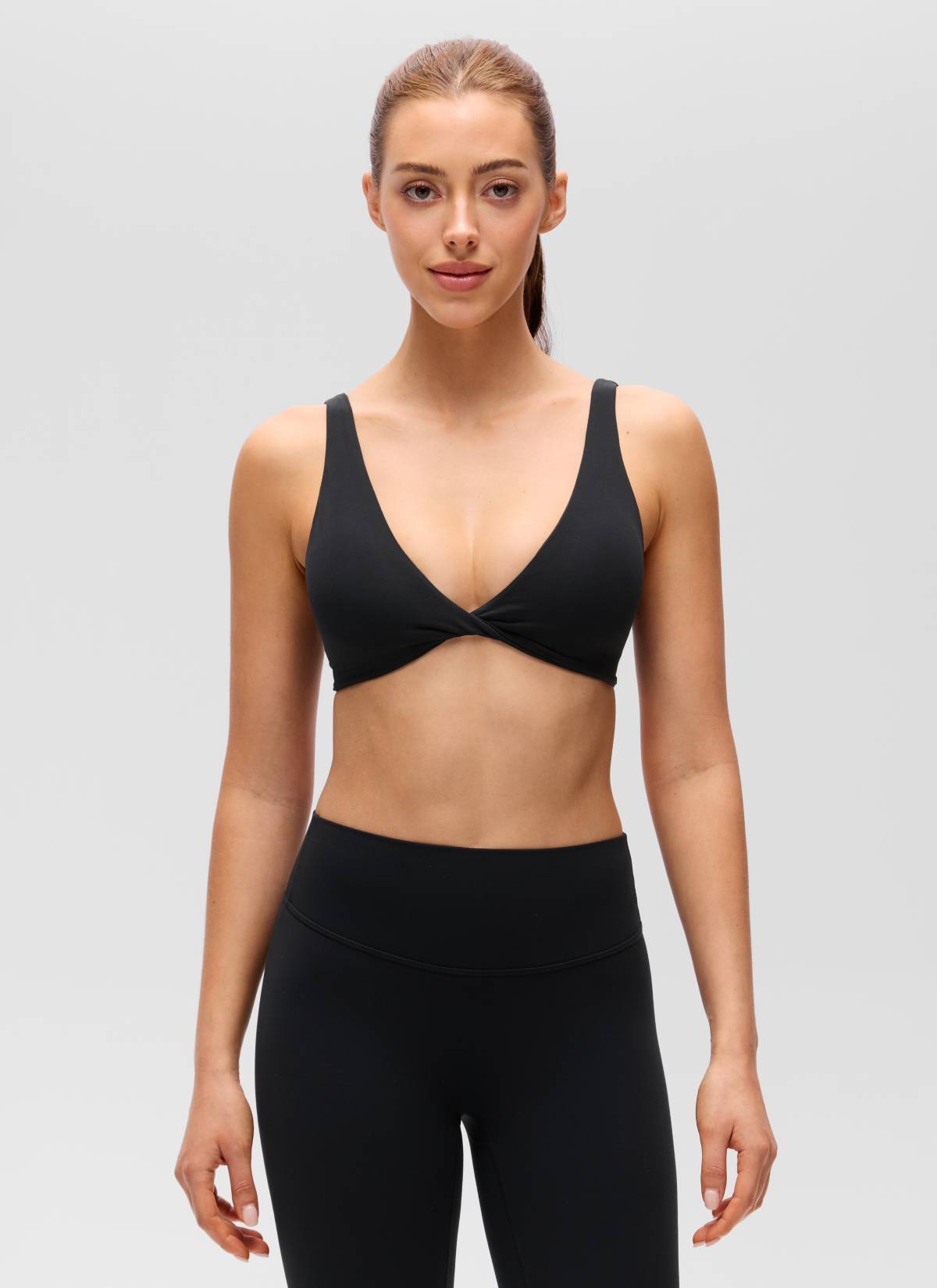 CRZ YOGA Damen Butterluxe Twist Vorne V-Ausschnitt Sport-BH U-Rücken Schwarz