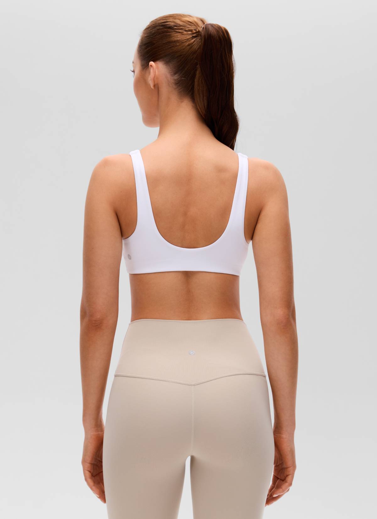CRZ YOGA Damen Butterluxe Twist Vorne V-Ausschnitt Sport-BH U-Rücken Weiss