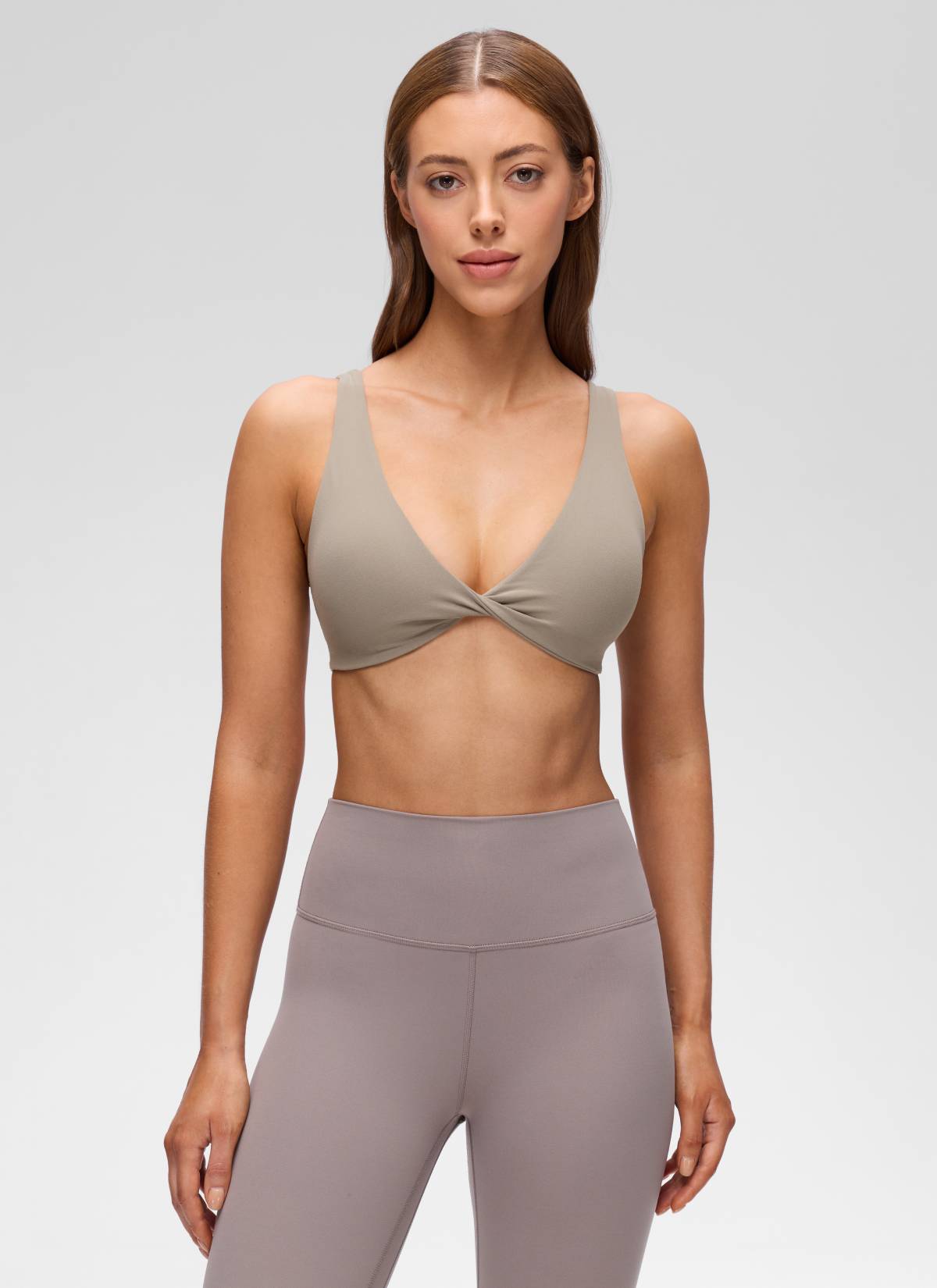 CRZ YOGA Damen Butterluxe Twist Vorne V-Ausschnitt Sport-BH U-Rücken Warmes Aschgrau