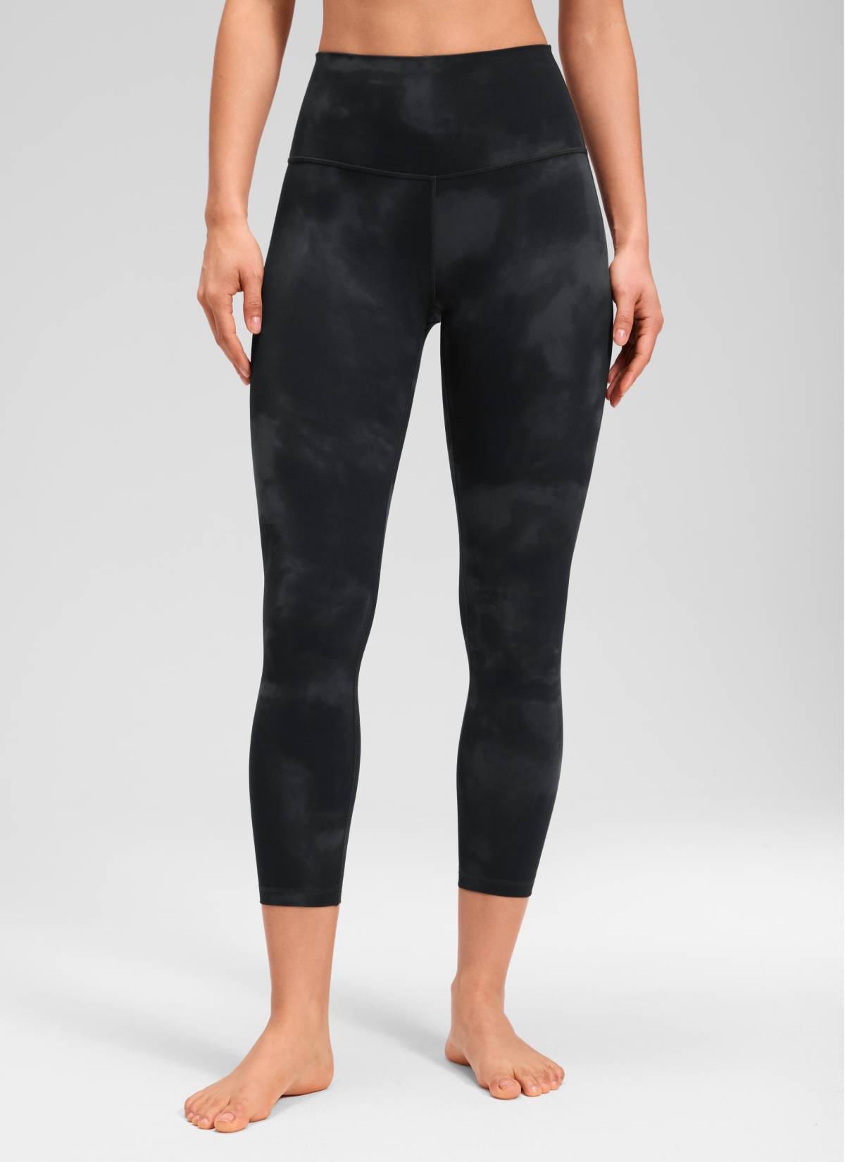 CRZ YOGA Damen Butterluxe High Waist 3/4 Leggings Capri - 58cm Schwarze Tie-Dye-Blumen