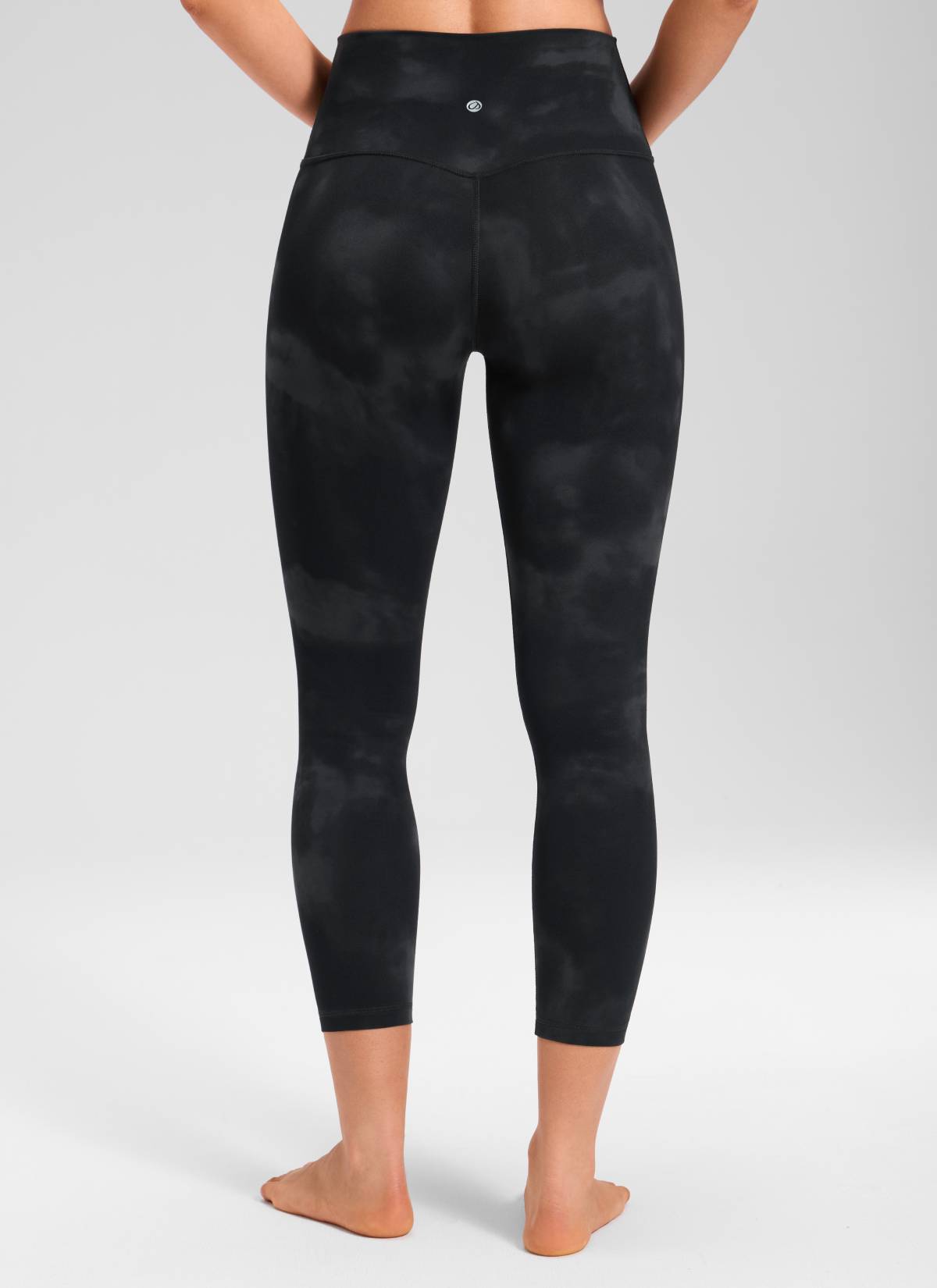 CRZ YOGA Damen Butterluxe High Waist 3/4 Leggings Capri - 58cm Schwarze Tie-Dye-Blumen