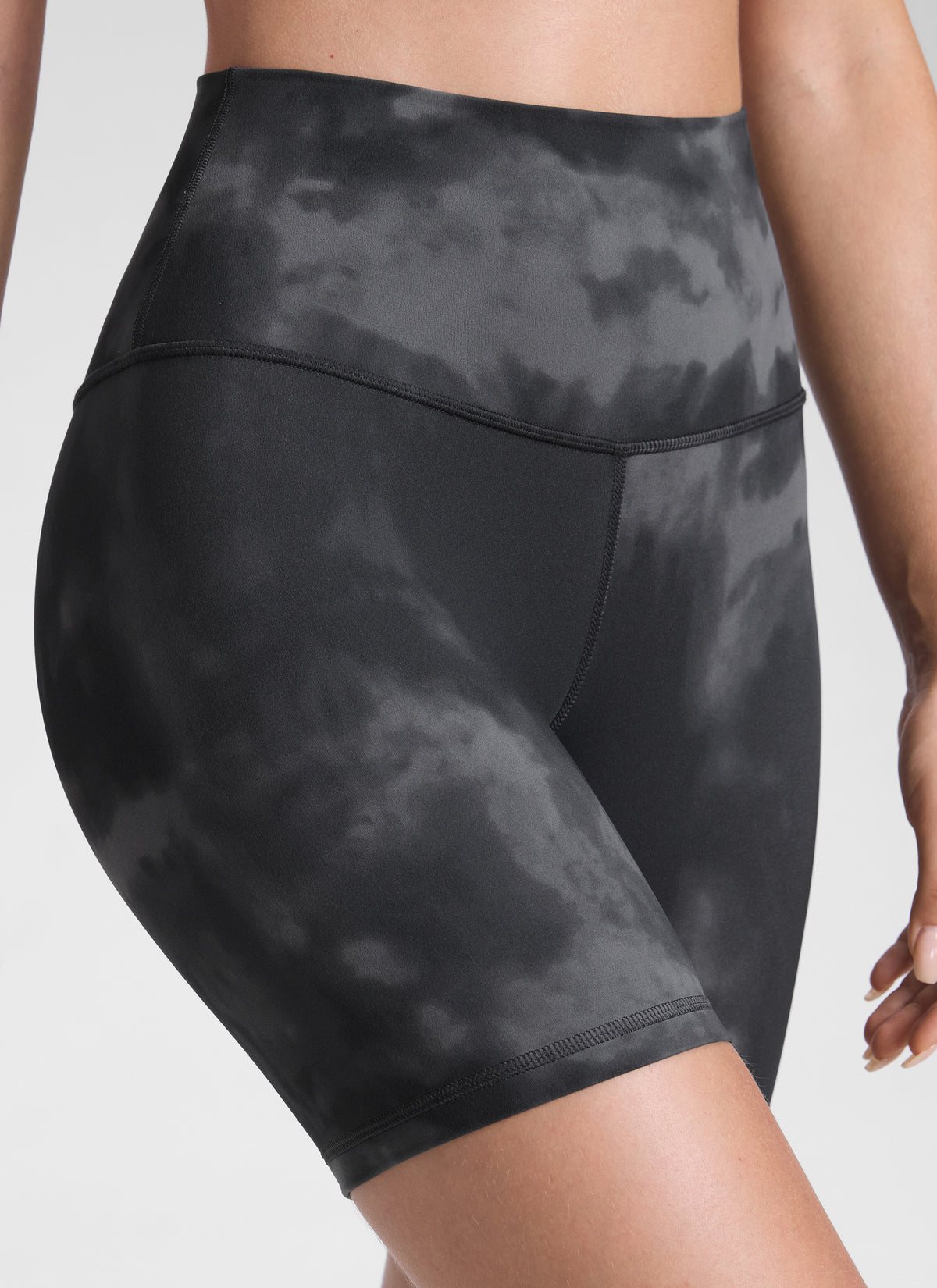 CRZ YOGA Damen Butterluxe Radlerhose Shorts-15CM Grau Tie Dye Blumen @model_info:Malisa