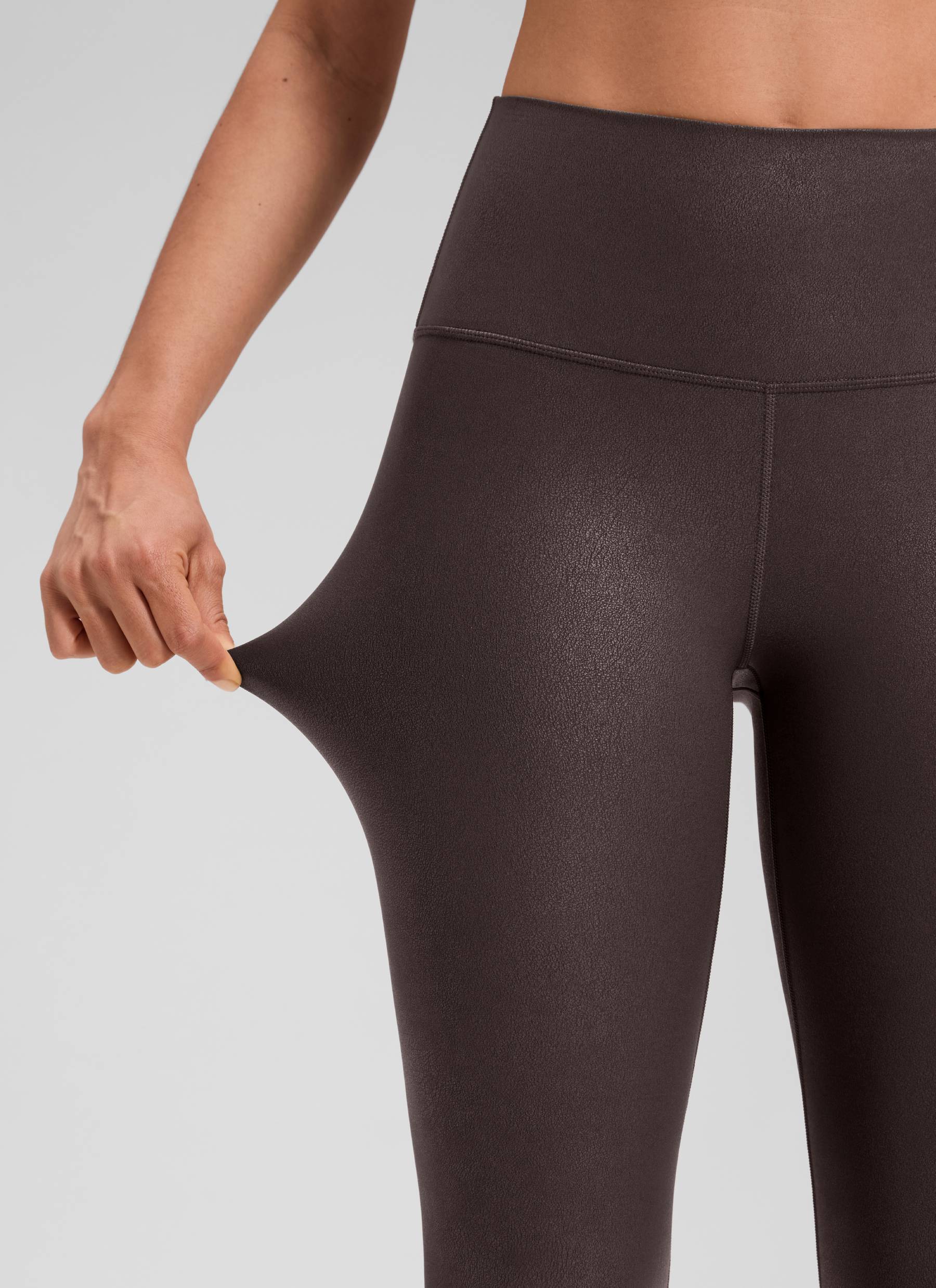 CRZ YOGA Damen Butterluxe Faux Leder Kunstleder-Leggings - 71cm Heißer Karamell Braun Folie Muster