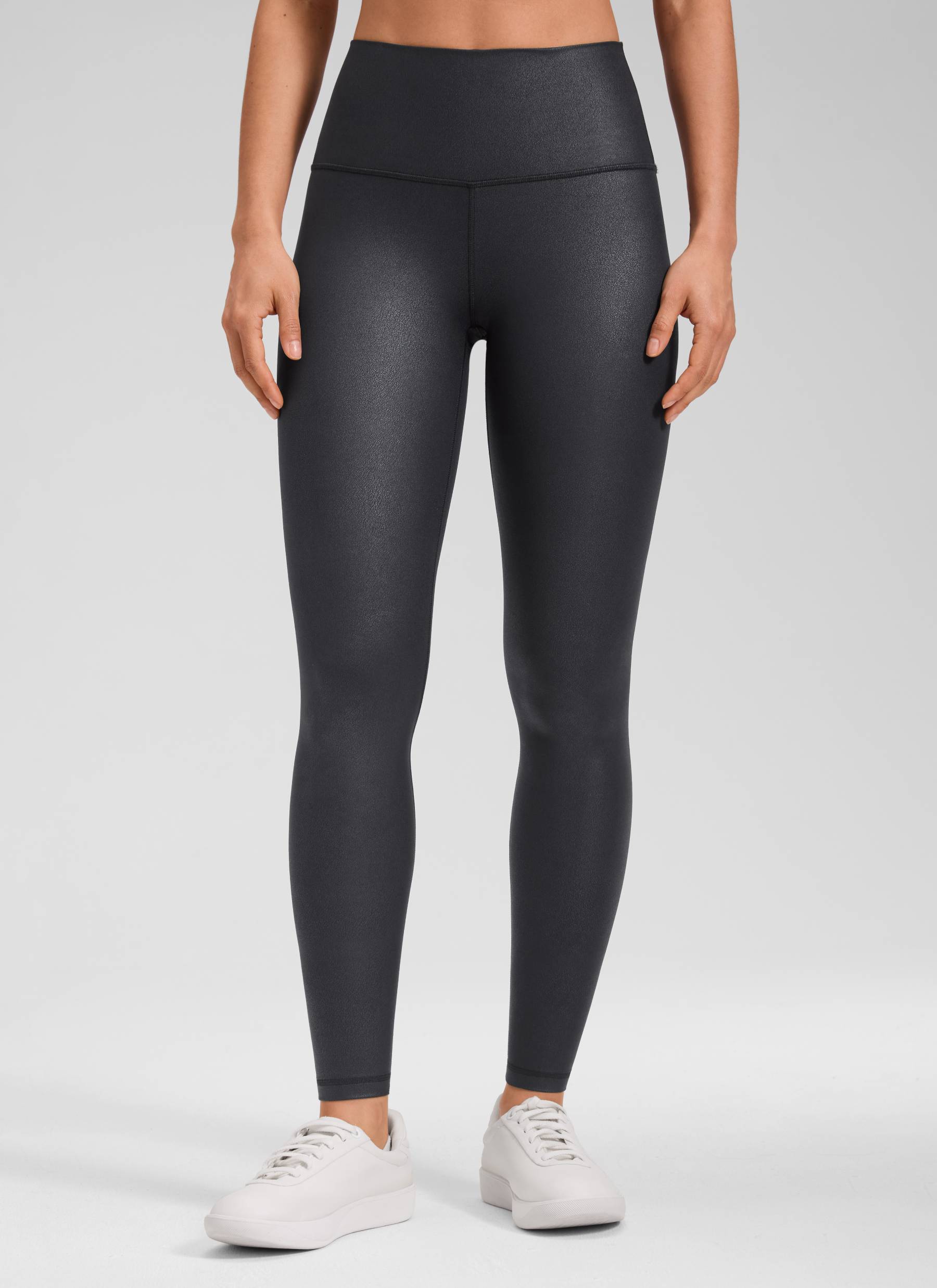 CRZ YOGA Damen Butterluxe Faux Leder Kunstleder-Leggings - 71cm Schwarzes Folienmuster