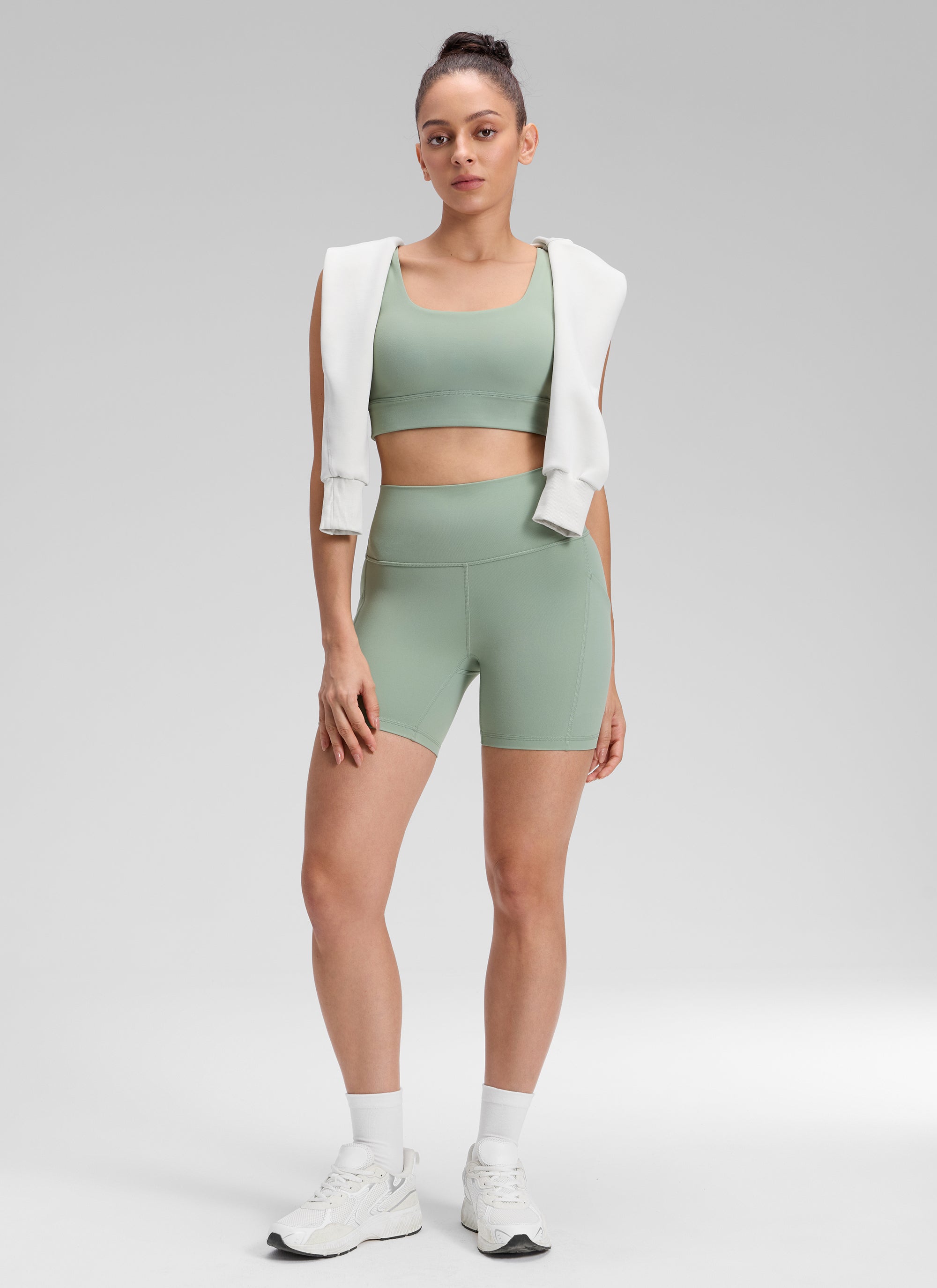 CRZ YOGA Damen Butterluxe Sport Radlerhose Shorts mit Tasche -13cm Grüner Palmenhof