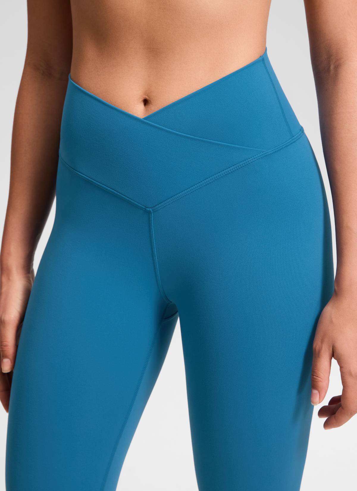 CRZ YOGA Damen Butterluxe V Cross High Waisted Leggings - 64 cm Superschallblau