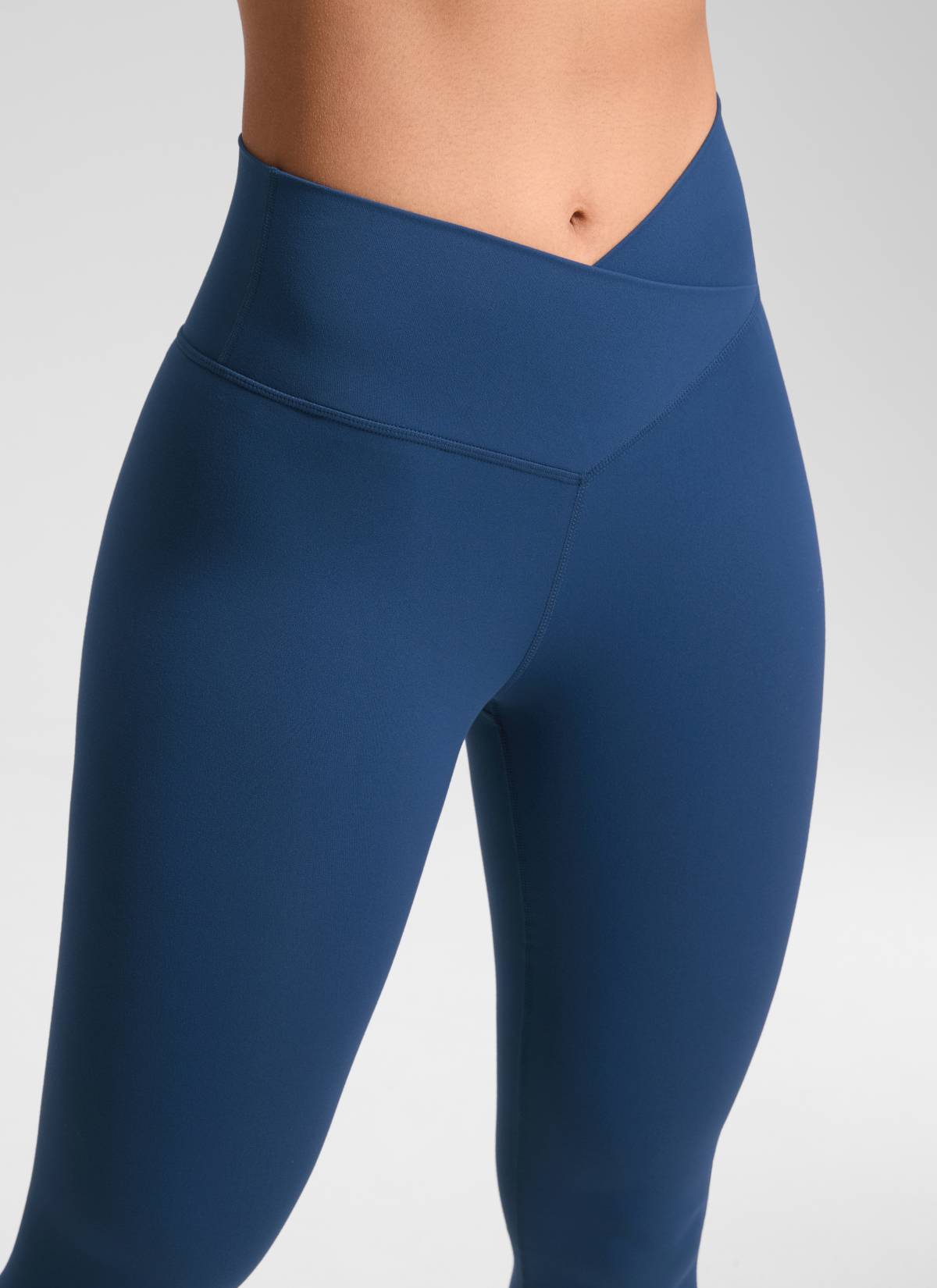CRZ YOGA Damen Butterluxe V Cross High Waisted Leggings - 64 cm FRANZÖSISCHE MARINE