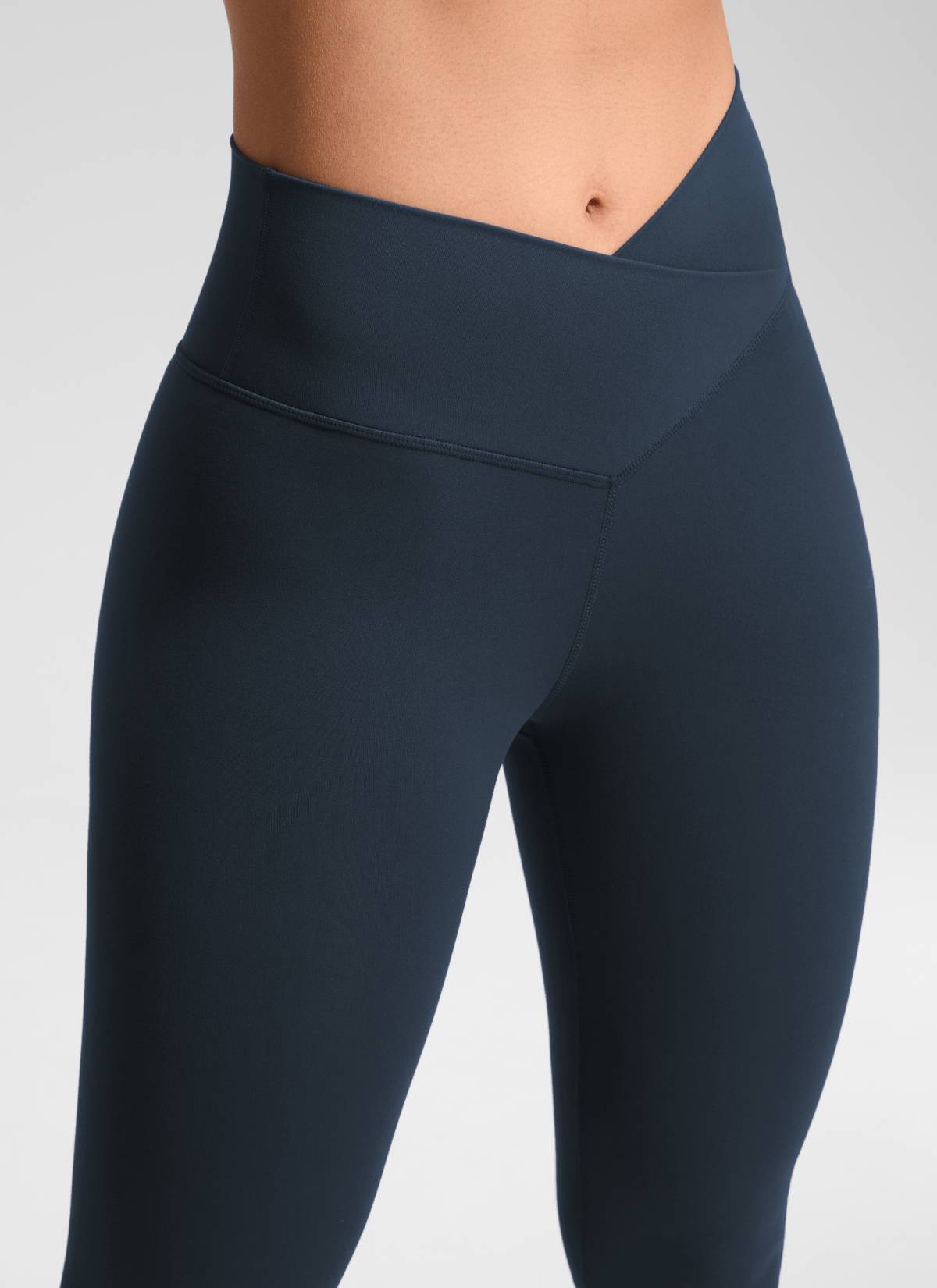 CRZ YOGA Damen Butterluxe V Cross High Waisted Leggings - 64 cm Echte Marine