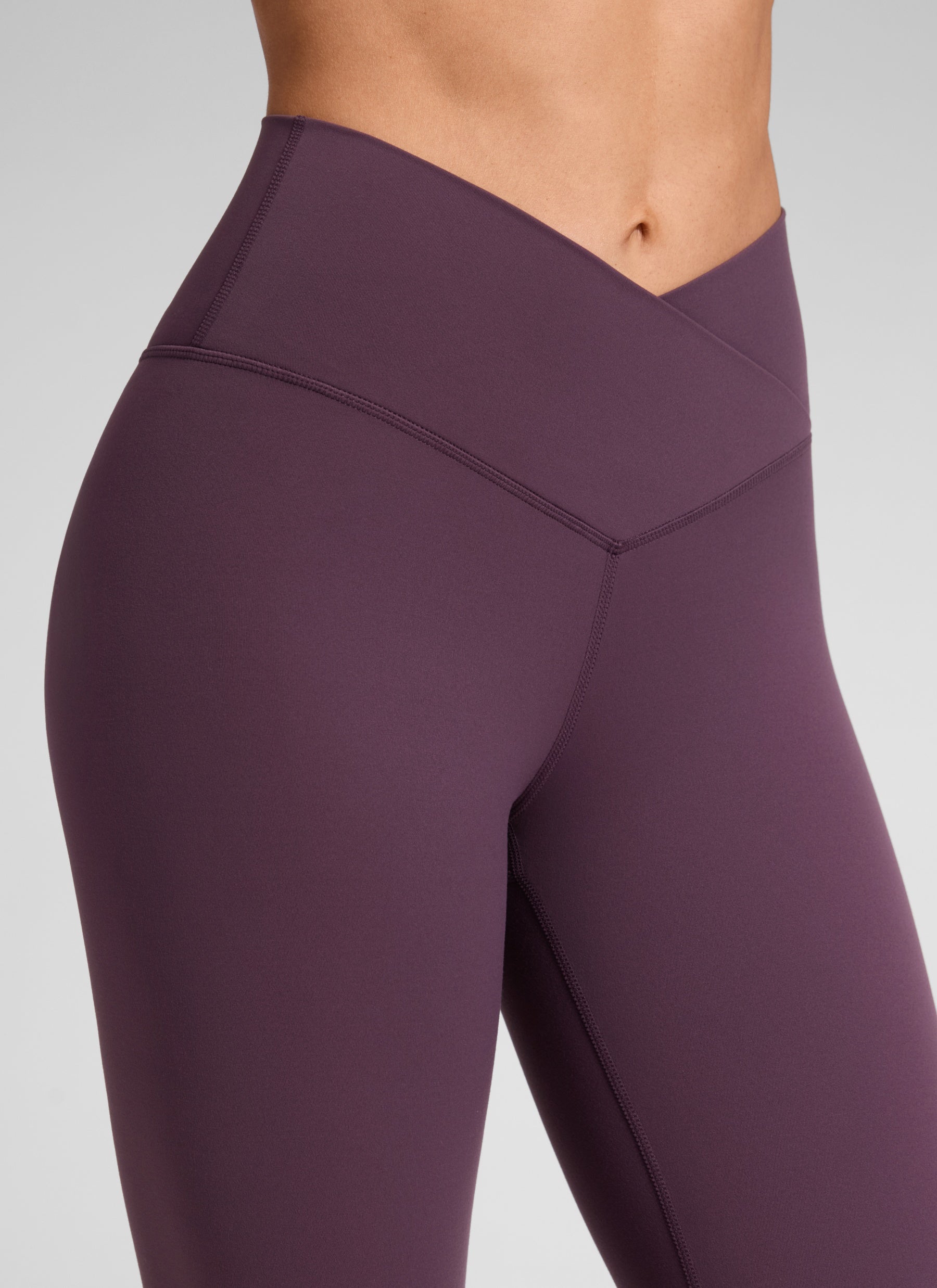 CRZ YOGA Damen Butterluxe V Cross High Waisted Leggings - 64 cm Traubendistel Violett