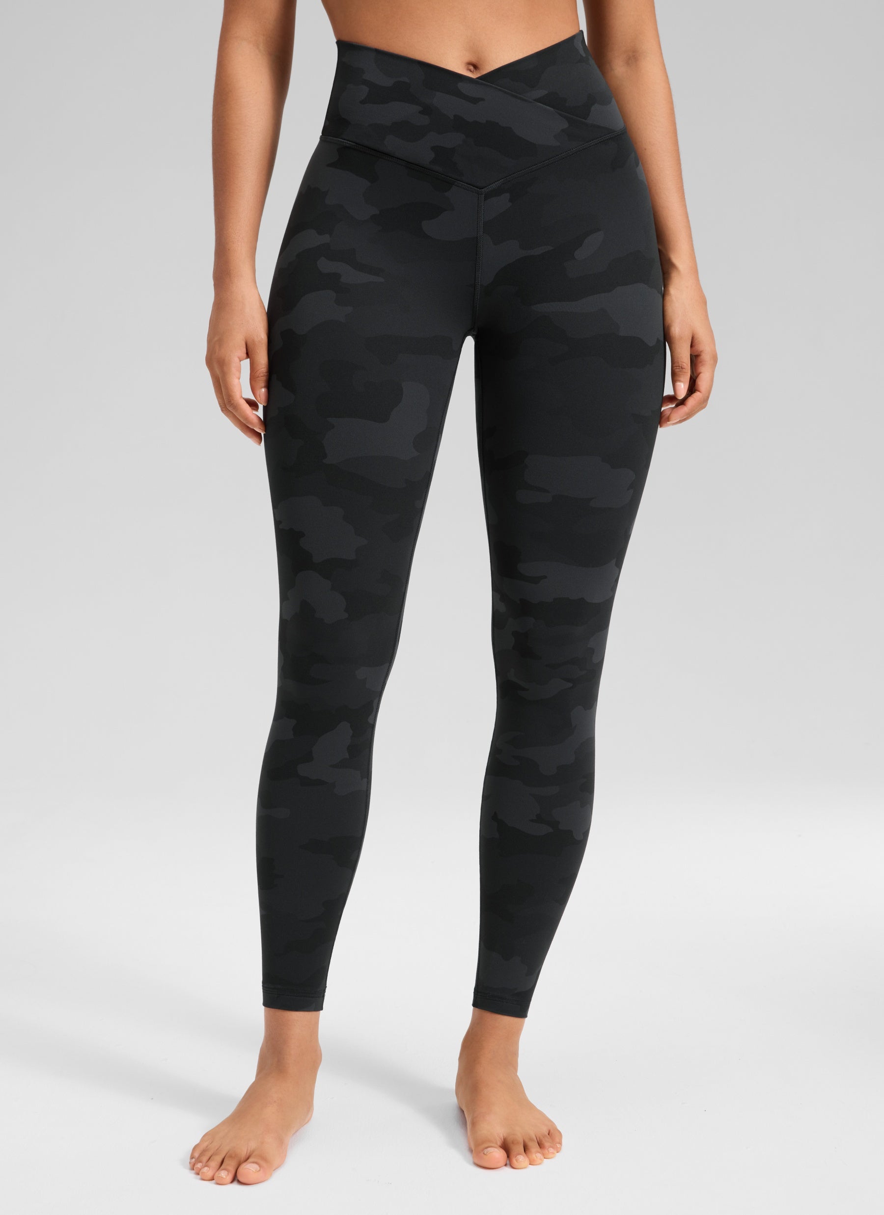 CRZ YOGA Damen Butterluxe V Cross High Waisted Leggings - 64 cm Dunkelgraue Tarnung 2