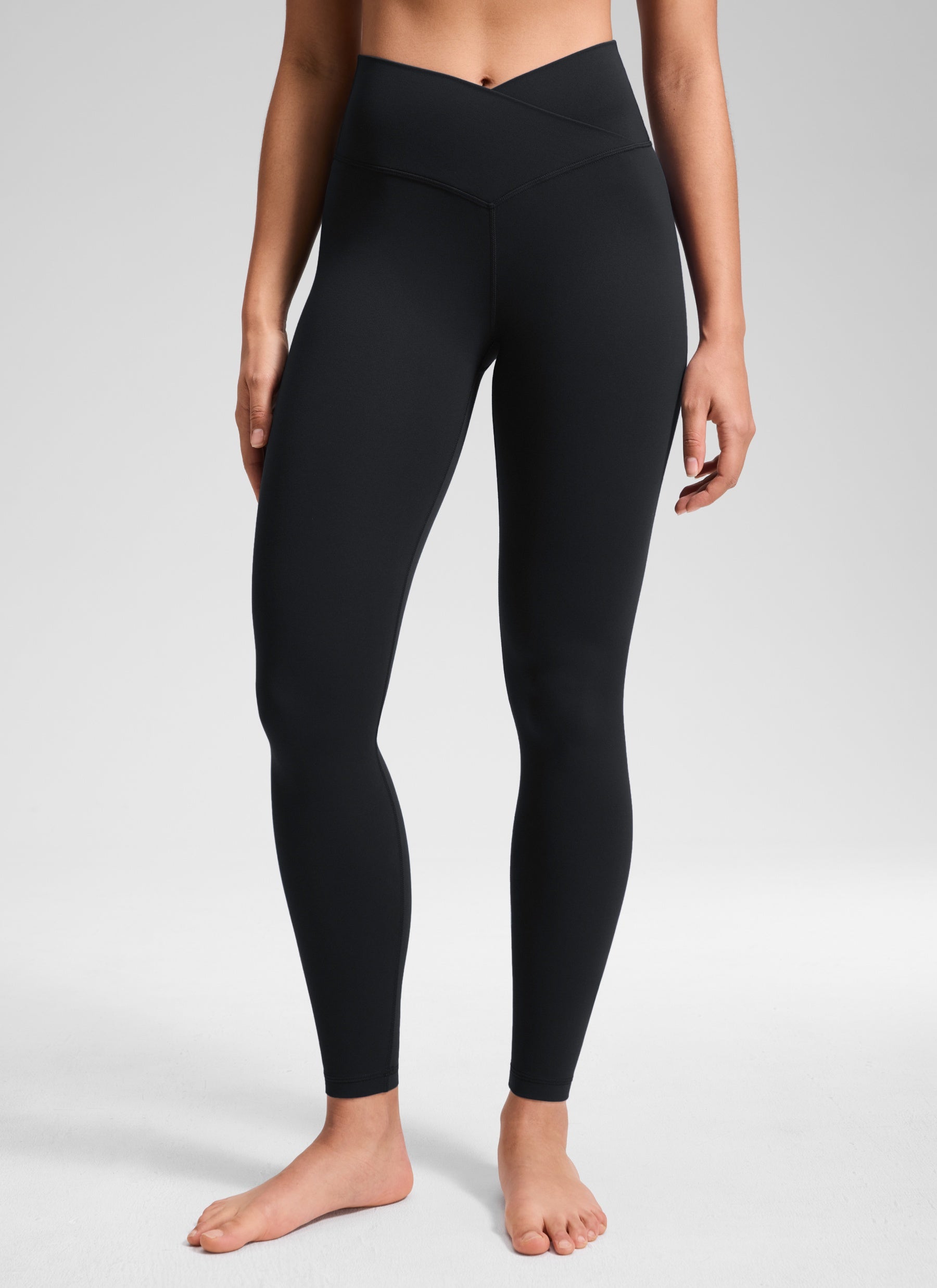 CRZ YOGA Damen Butterluxe V Cross High Waisted Leggings - 71 cm Schwarz