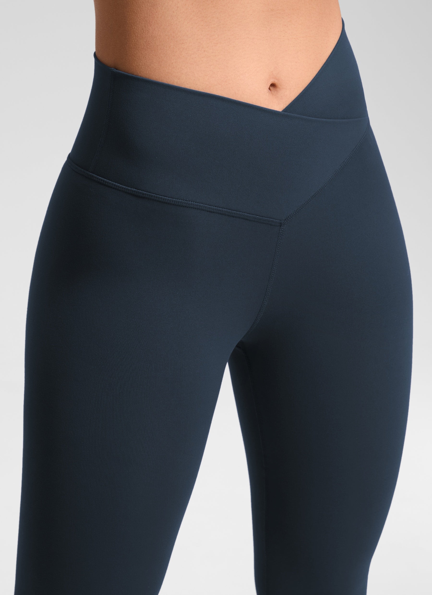 CRZ YOGA Damen Butterluxe V Cross High Waisted Leggings - 71 cm Echte Marine