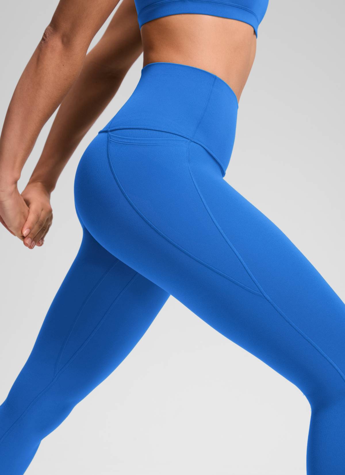 CRZ YOGA Damen Butterluxe Capri mit Taschen - 53cm Funkelndes Blau
