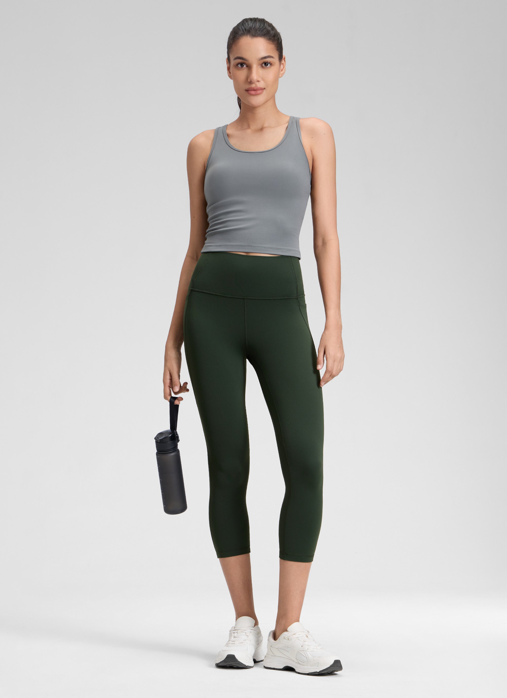 CRZ YOGA Damen Butterluxe Capri mit Taschen - 53cm Legende Grün